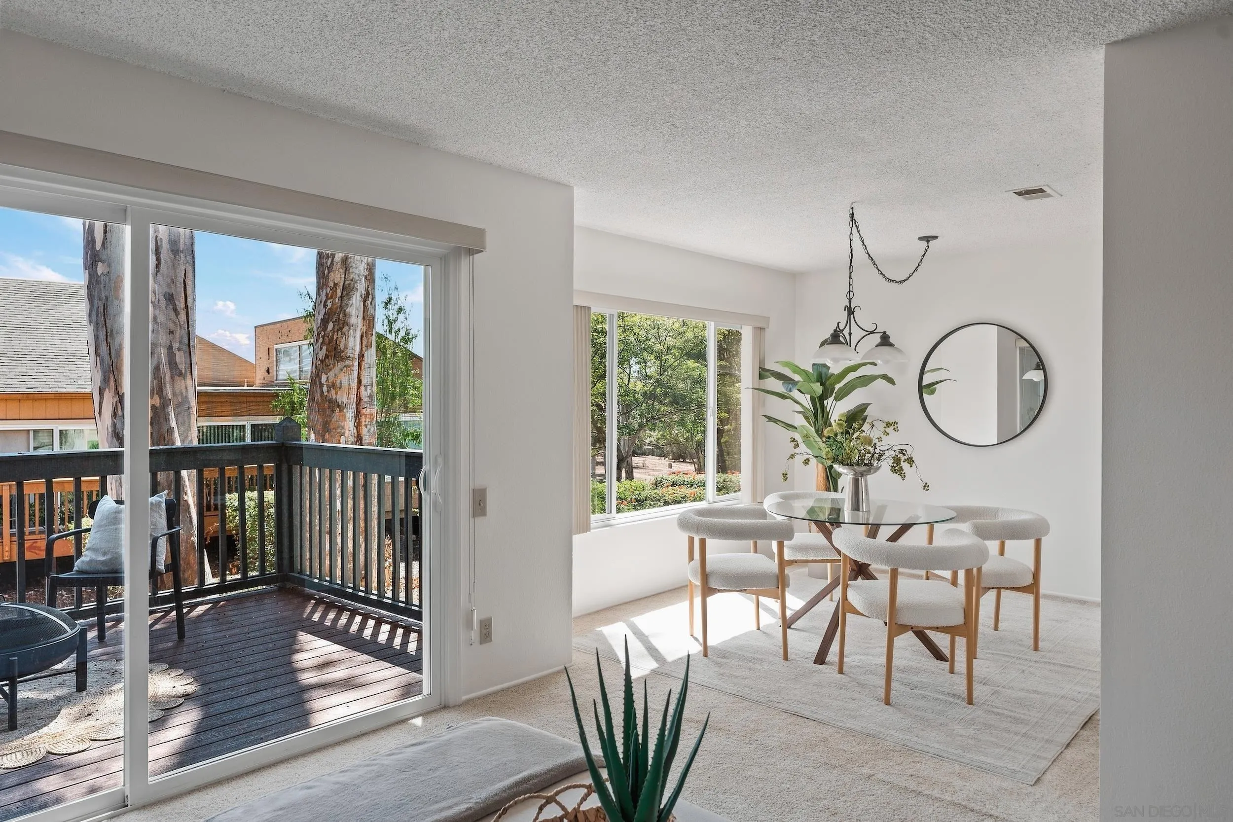 https://cdn.realtyfeed.com/cdn/127/260021660/4be41e86b48c6b572bb96430af2d7f67.webp