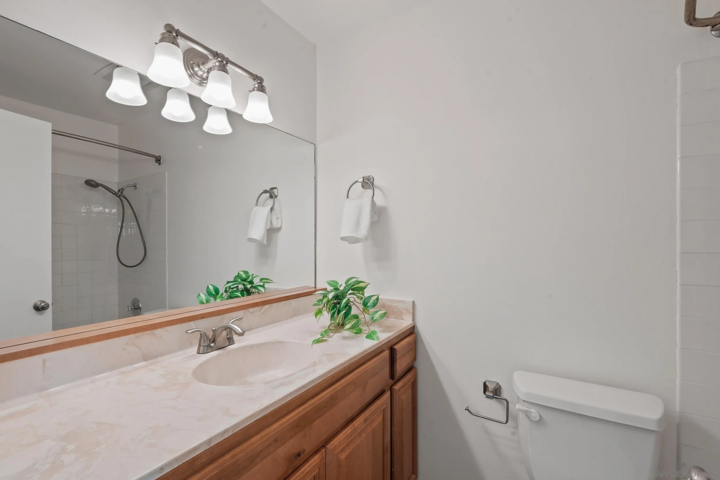 https://cdn.realtyfeed.com/cdn/127/260021660/ae24c4c746b56b392e0af9b57eaea299.webp