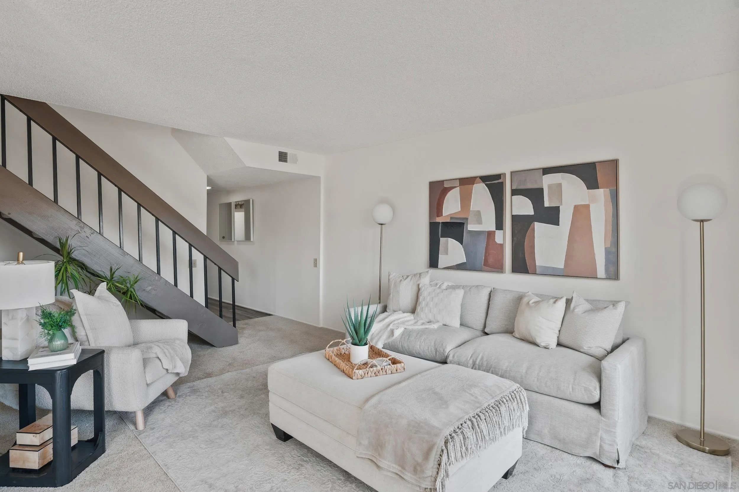 https://cdn.realtyfeed.com/cdn/127/260021660/b888d6b81ea21f0b09c32b1f4b6ba69d.webp