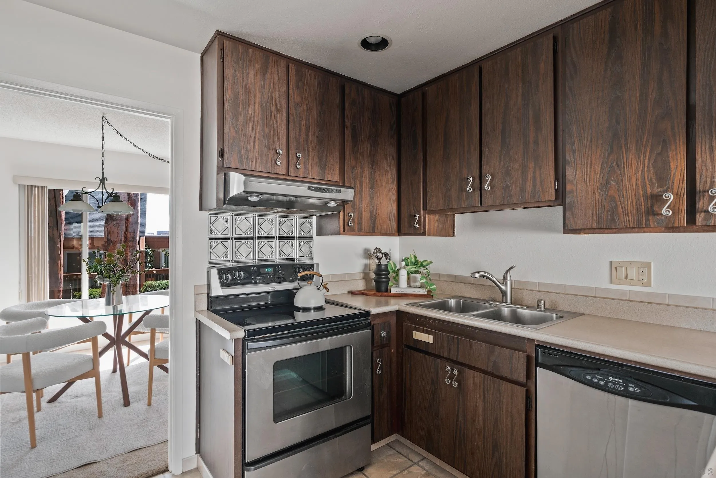 https://cdn.realtyfeed.com/cdn/127/260021660/b8b043257751db84bb9764fa3493f0c9.webp