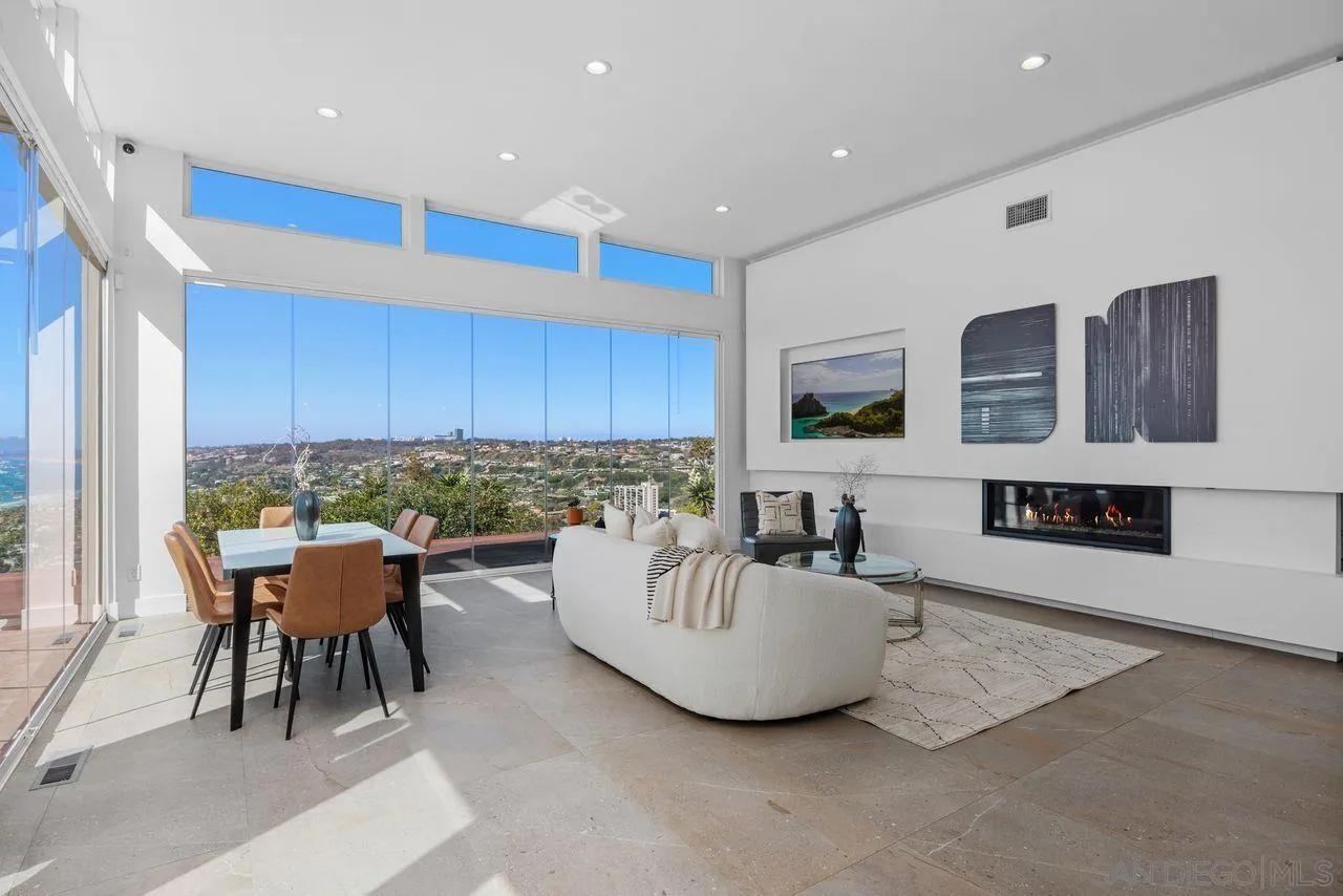 https://cdn.realtyfeed.com/cdn/127/260021662/38b9f9dd95c60b80caa4cfc533d07409.webp