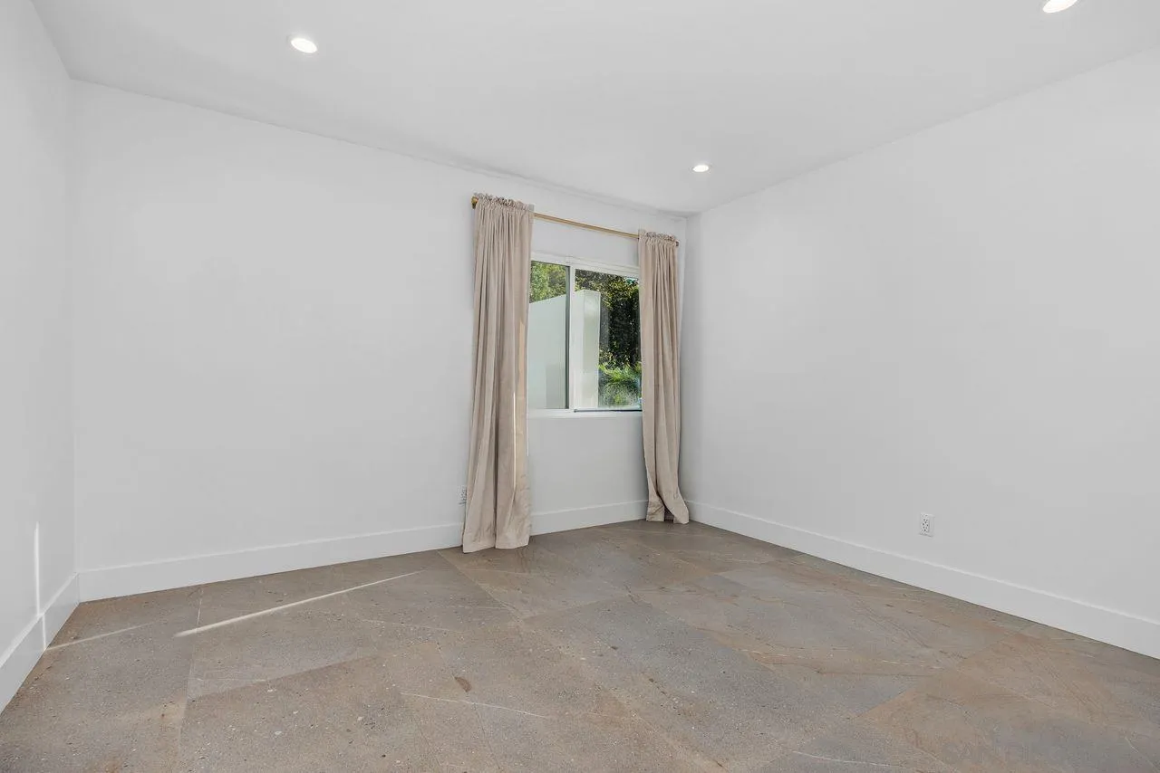 https://cdn.realtyfeed.com/cdn/127/260021662/45dea54dd498945d5f4d975a9e1c9e0e.webp