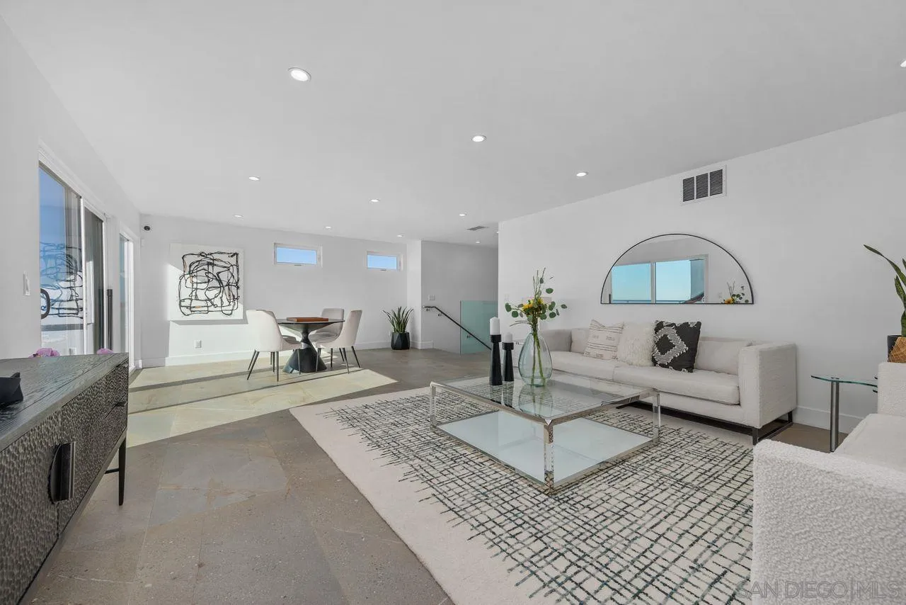 https://cdn.realtyfeed.com/cdn/127/260021662/72bb2c0a2da45fef515d26821e17ab70.webp
