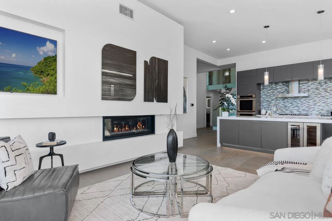 https://cdn.realtyfeed.com/cdn/127/260021662/93dd690cb56ae99b3bc3c21aa7a6de2a.webp