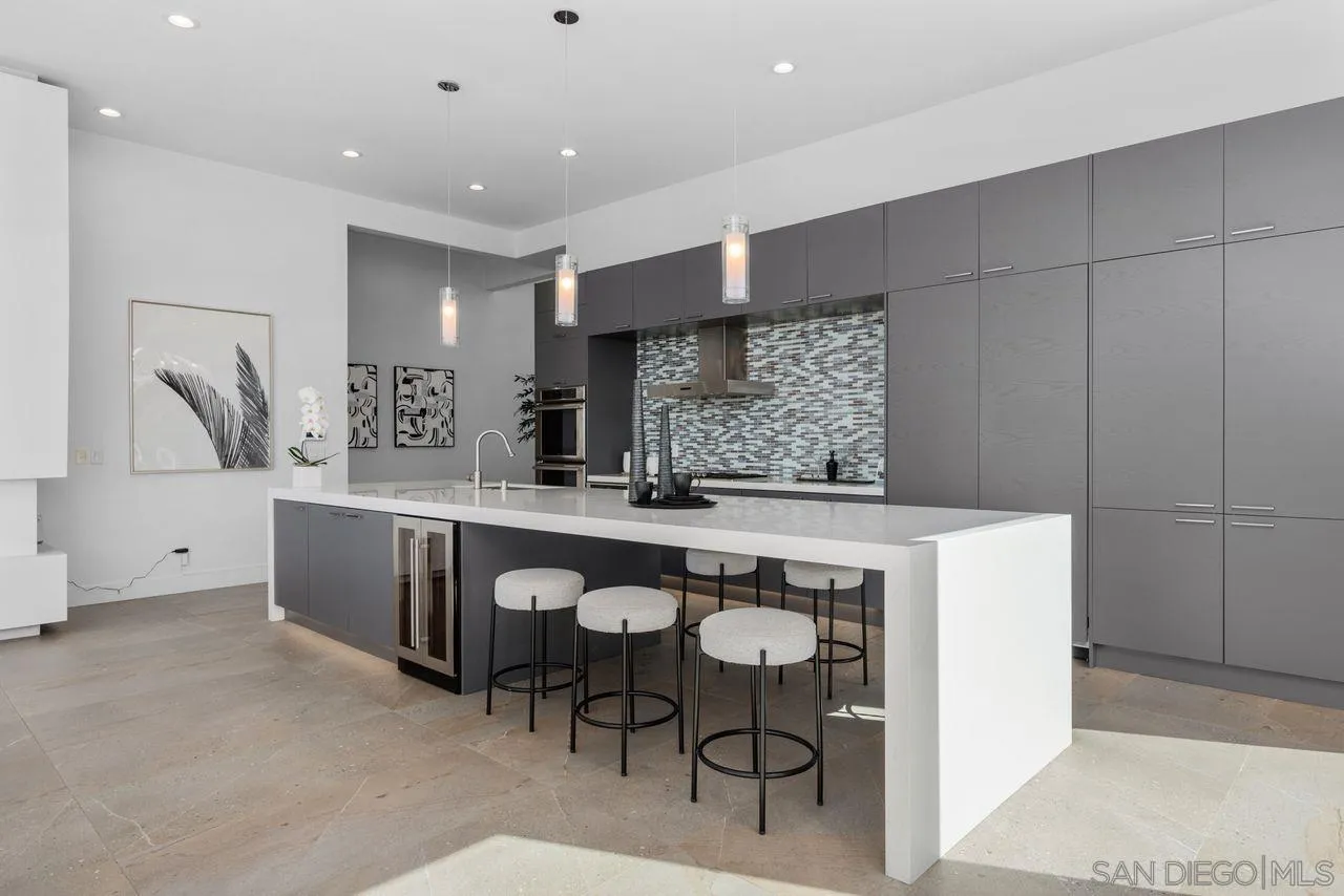 https://cdn.realtyfeed.com/cdn/127/260021662/d6ba366da677a1acf3daf7222cb755fe.webp