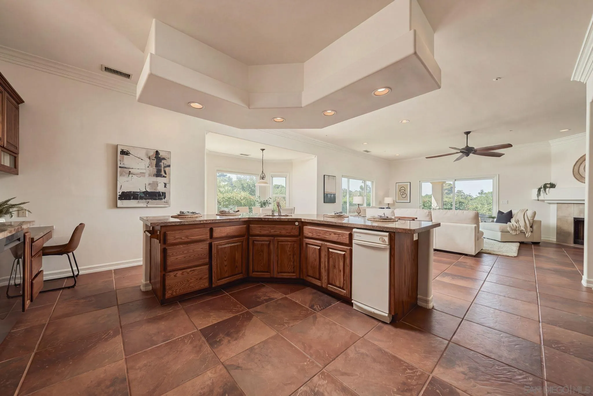 https://cdn.realtyfeed.com/cdn/127/260021664/24b0642f7bbce96d767c637c04b027f8.webp