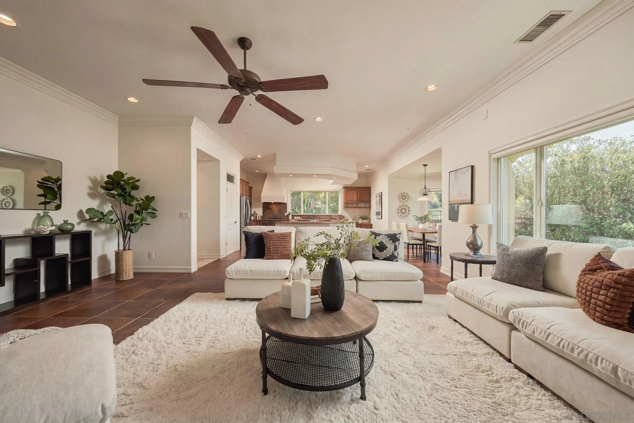 https://cdn.realtyfeed.com/cdn/127/260021664/98b8aca9e0d7b907acab9cb81e88445e.webp