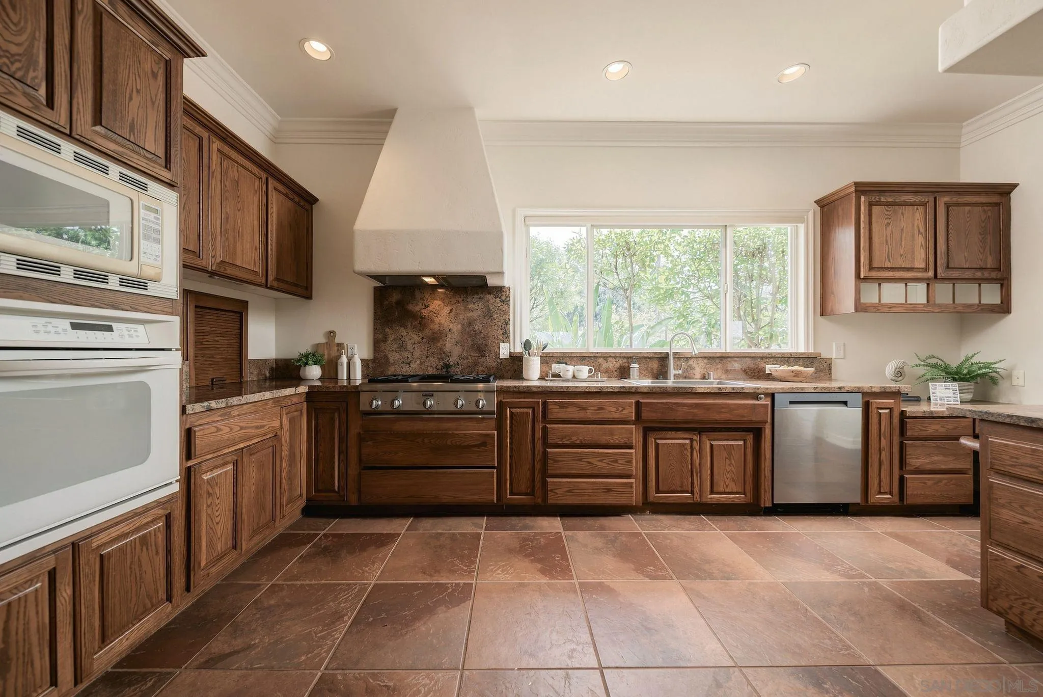 https://cdn.realtyfeed.com/cdn/127/260021664/df2a7febdfe753794e07f02cce03f106.webp