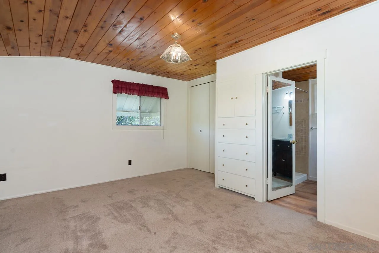 https://cdn.realtyfeed.com/cdn/127/260021665/1b41bfd1da555f94bedb72bbfe1be3dd.webp