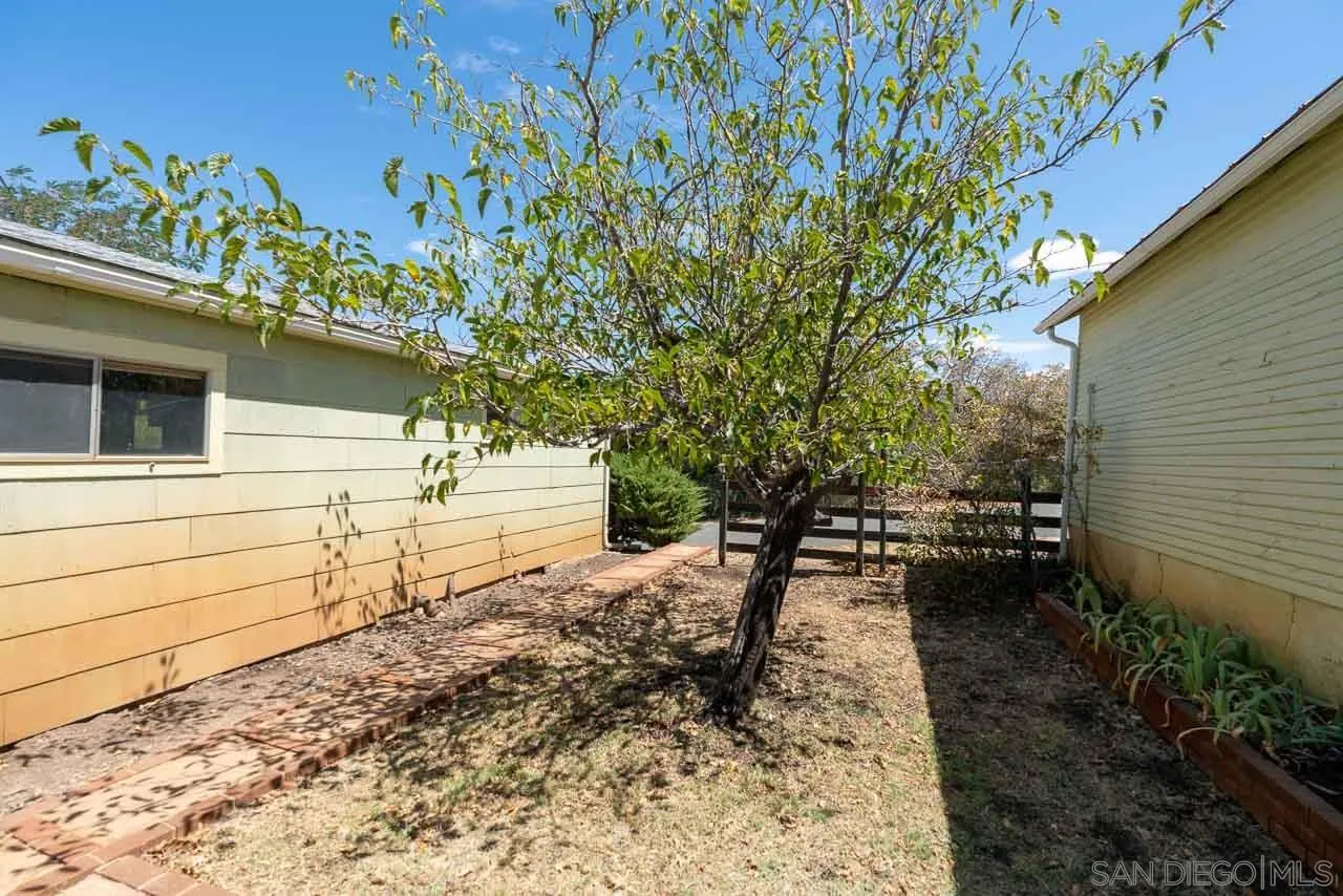 https://cdn.realtyfeed.com/cdn/127/260021665/f257b83aec7d5b3308d328b2d73f3e48.webp