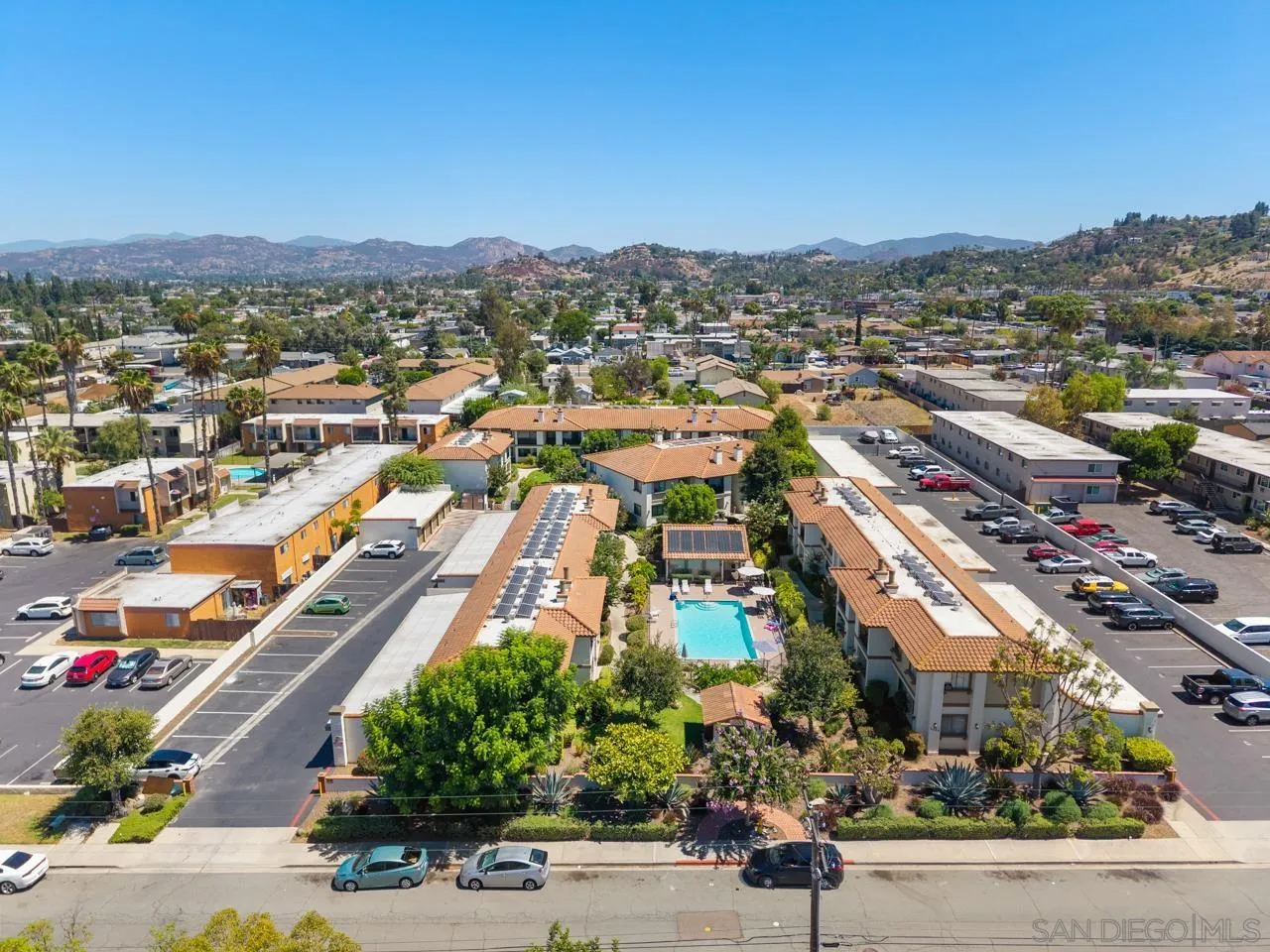 https://cdn.realtyfeed.com/cdn/127/260021667/1915a448b3c8454f87e8ef1d6c595044.webp