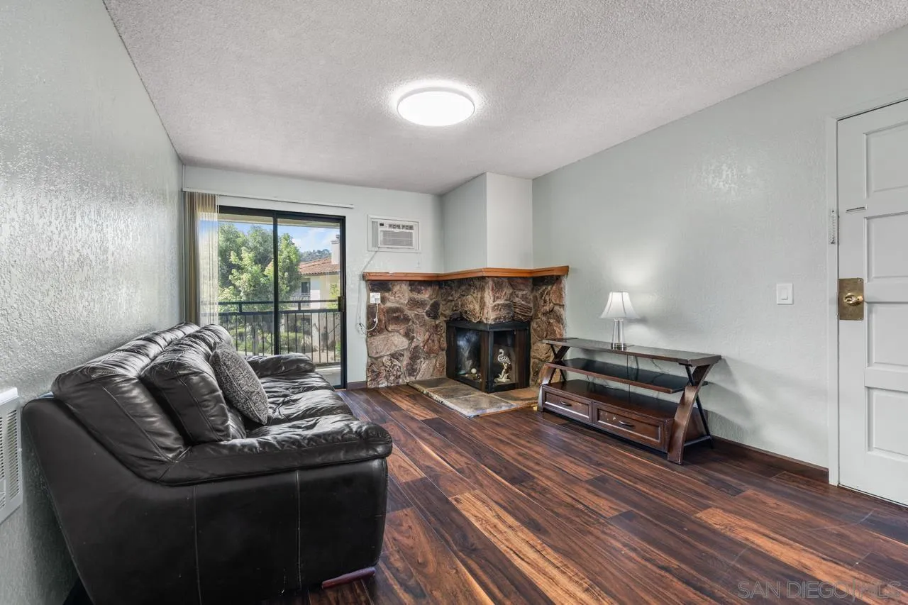 https://cdn.realtyfeed.com/cdn/127/260021667/2c160c791d512d5b0c7d78bac01579af.webp