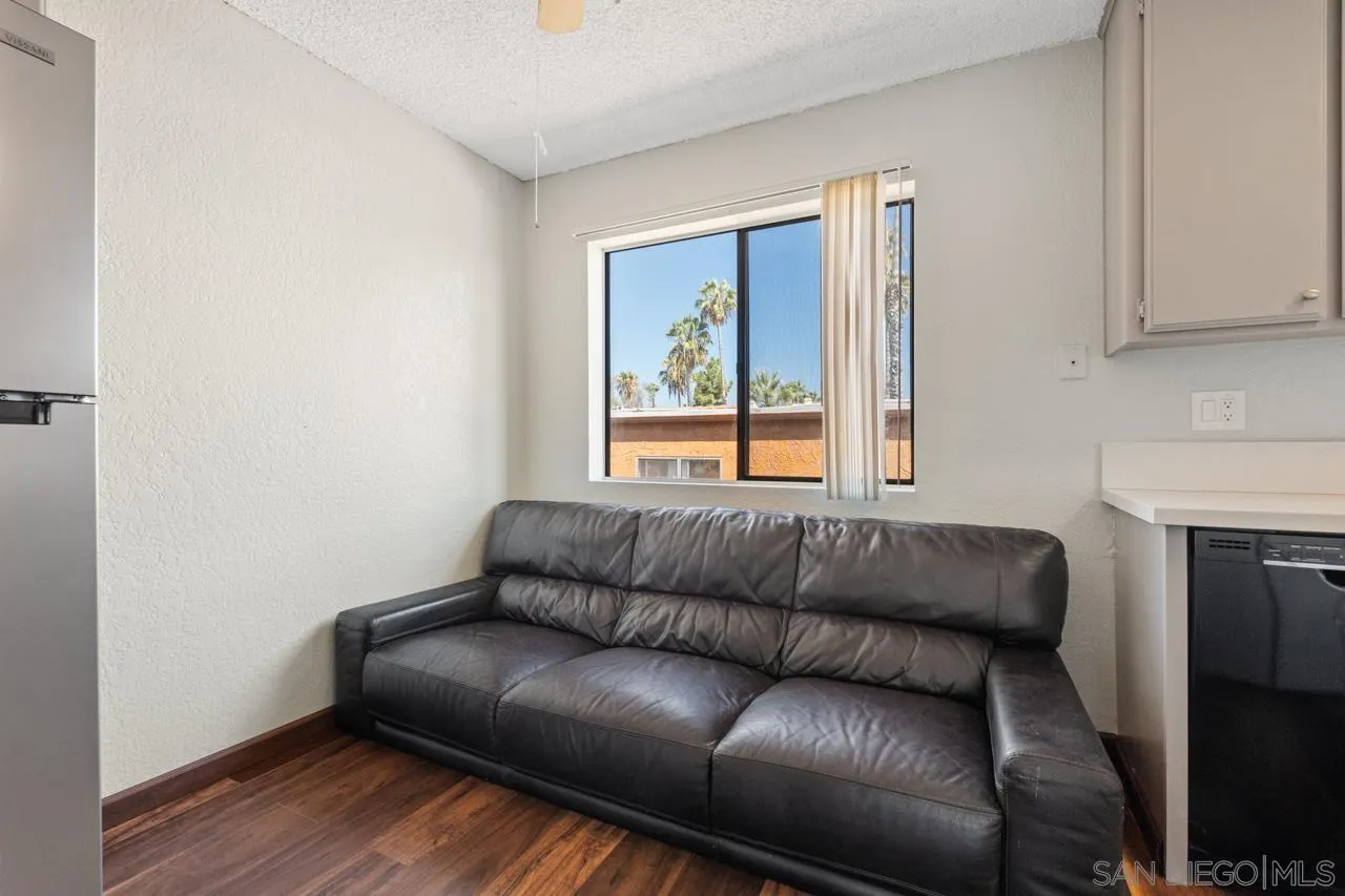 https://cdn.realtyfeed.com/cdn/127/260021667/6c203b1c4fe726fd348ed31c27bc474a.webp