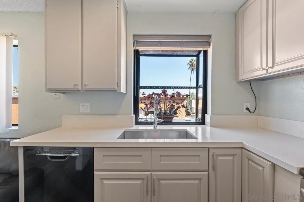 https://cdn.realtyfeed.com/cdn/127/260021667/7c0a116754abdf703a0e3cc460f3dc20.webp