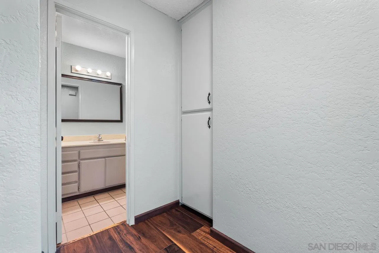 https://cdn.realtyfeed.com/cdn/127/260021667/89d0cc574f5bda97e876f8d07f8c4068.webp