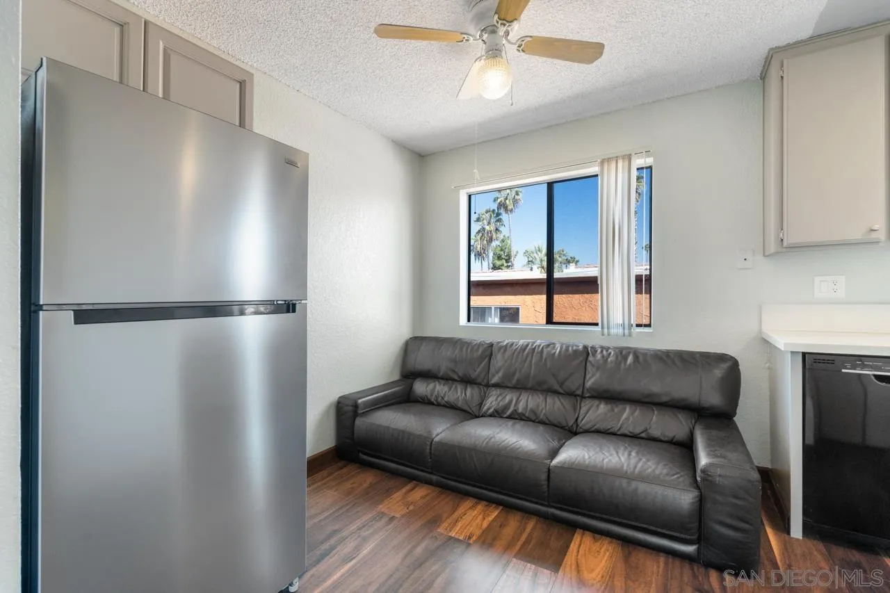 https://cdn.realtyfeed.com/cdn/127/260021667/98deb37077391f7d4444f8e9ff698d0b.webp