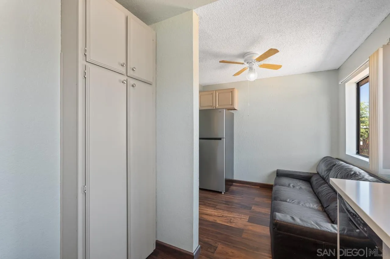 https://cdn.realtyfeed.com/cdn/127/260021667/cf21629c2c79c374c2d31bb863dafb2e.webp