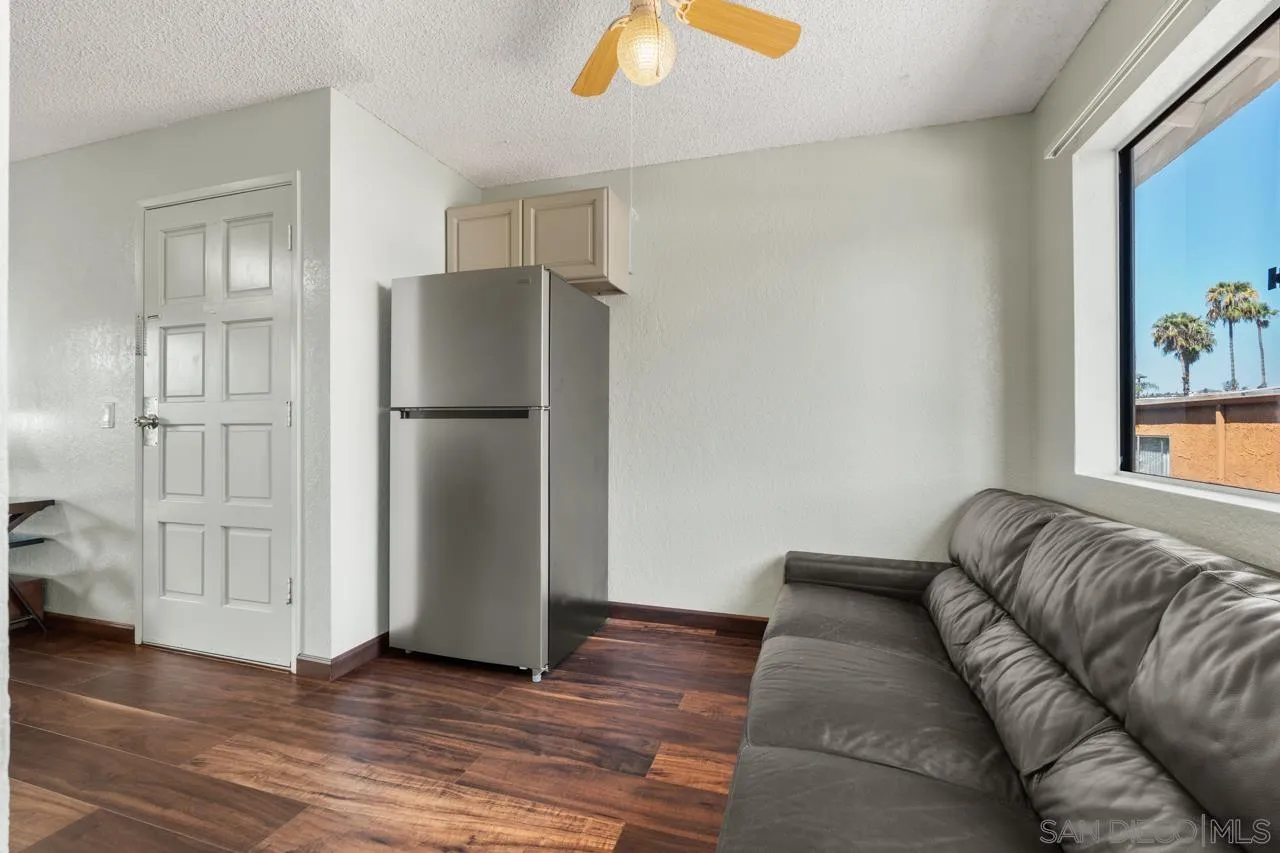 https://cdn.realtyfeed.com/cdn/127/260021667/ef652f5c11fb65cfb95a51d5044da878.webp