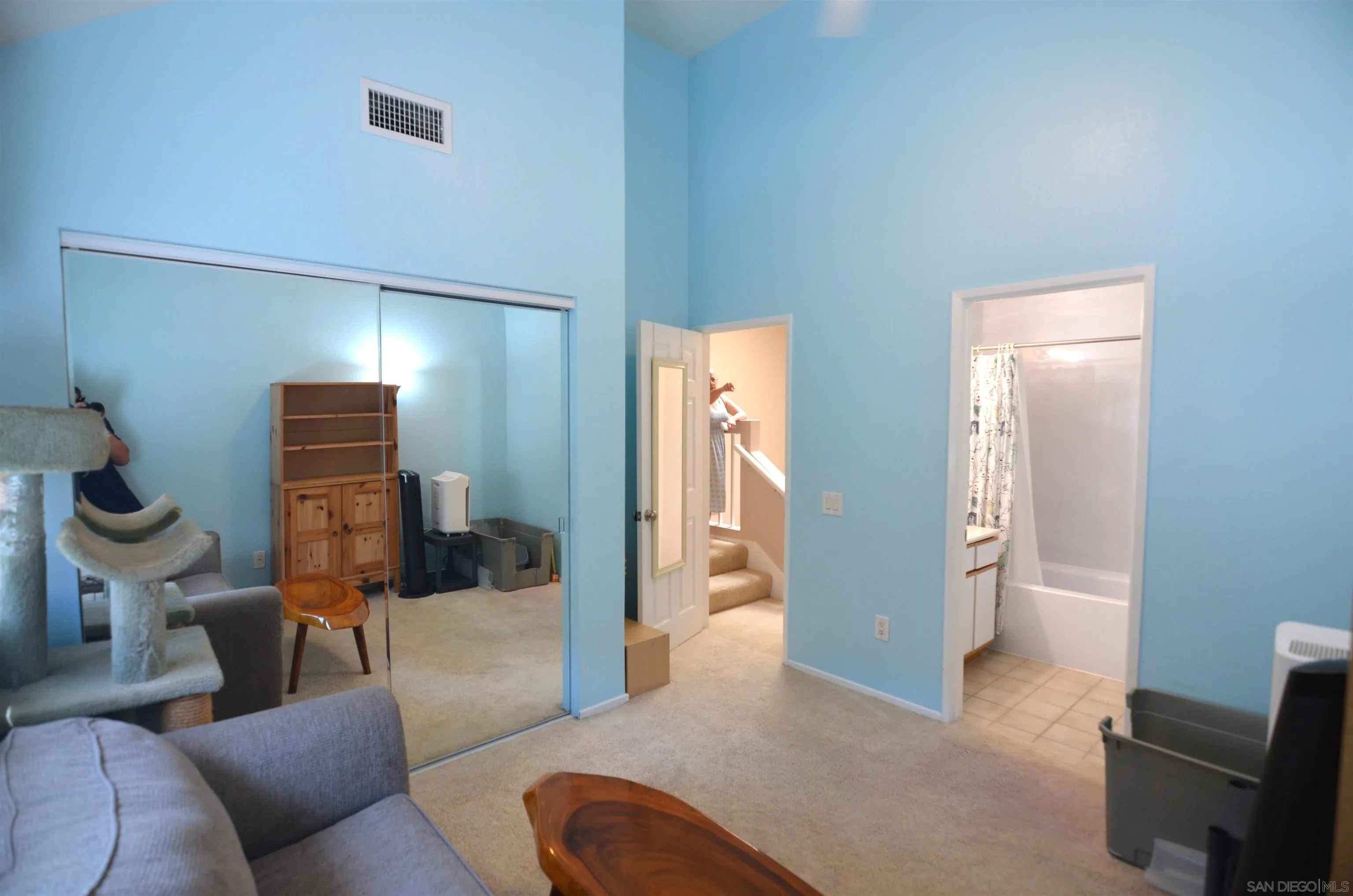 https://cdn.realtyfeed.com/cdn/127/260021669/13eeee59dea0813324cbbae7f490a535.webp