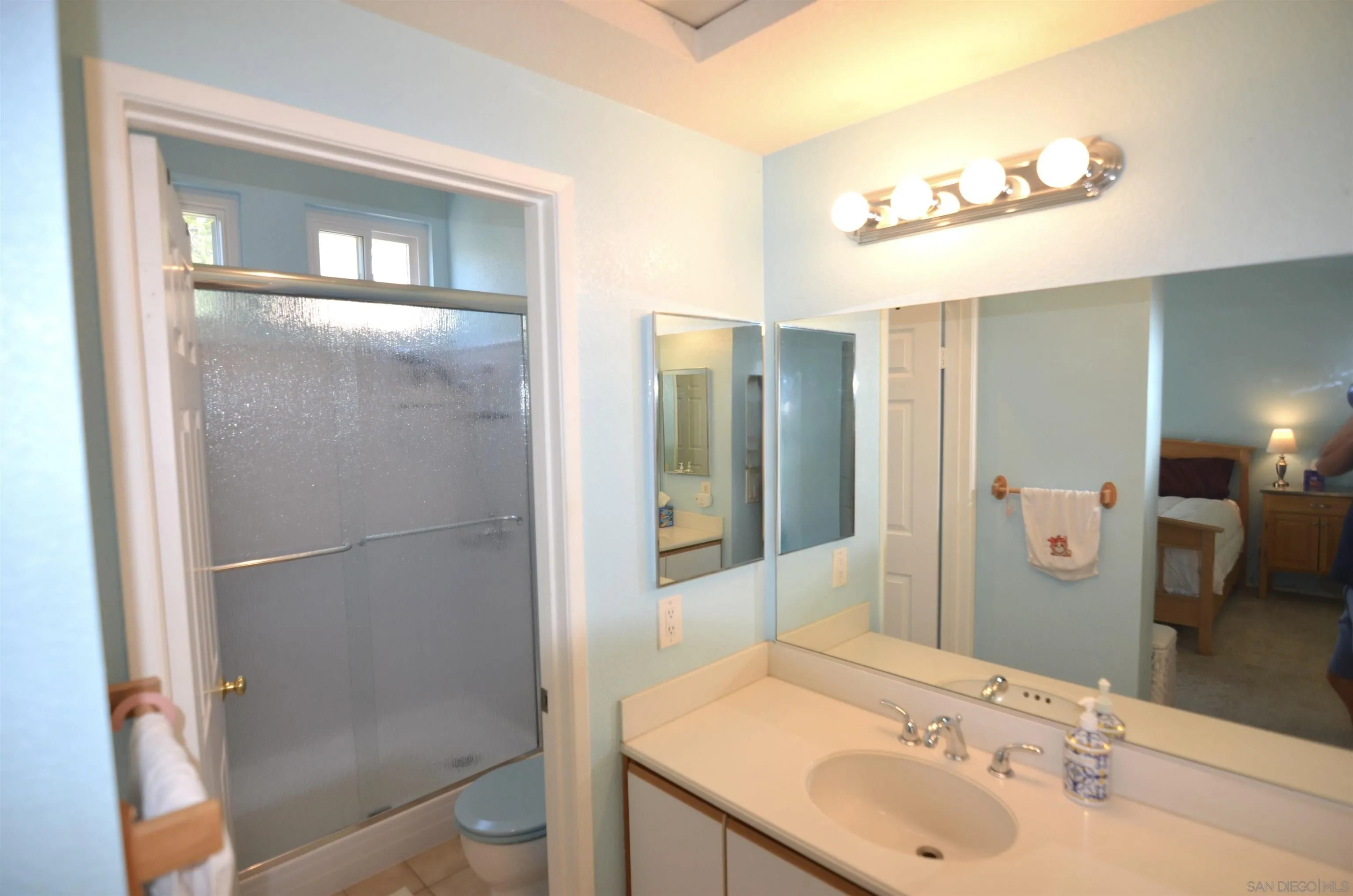 https://cdn.realtyfeed.com/cdn/127/260021669/38d5d5d1d515ec5ce26fc0d646cbf83d.webp