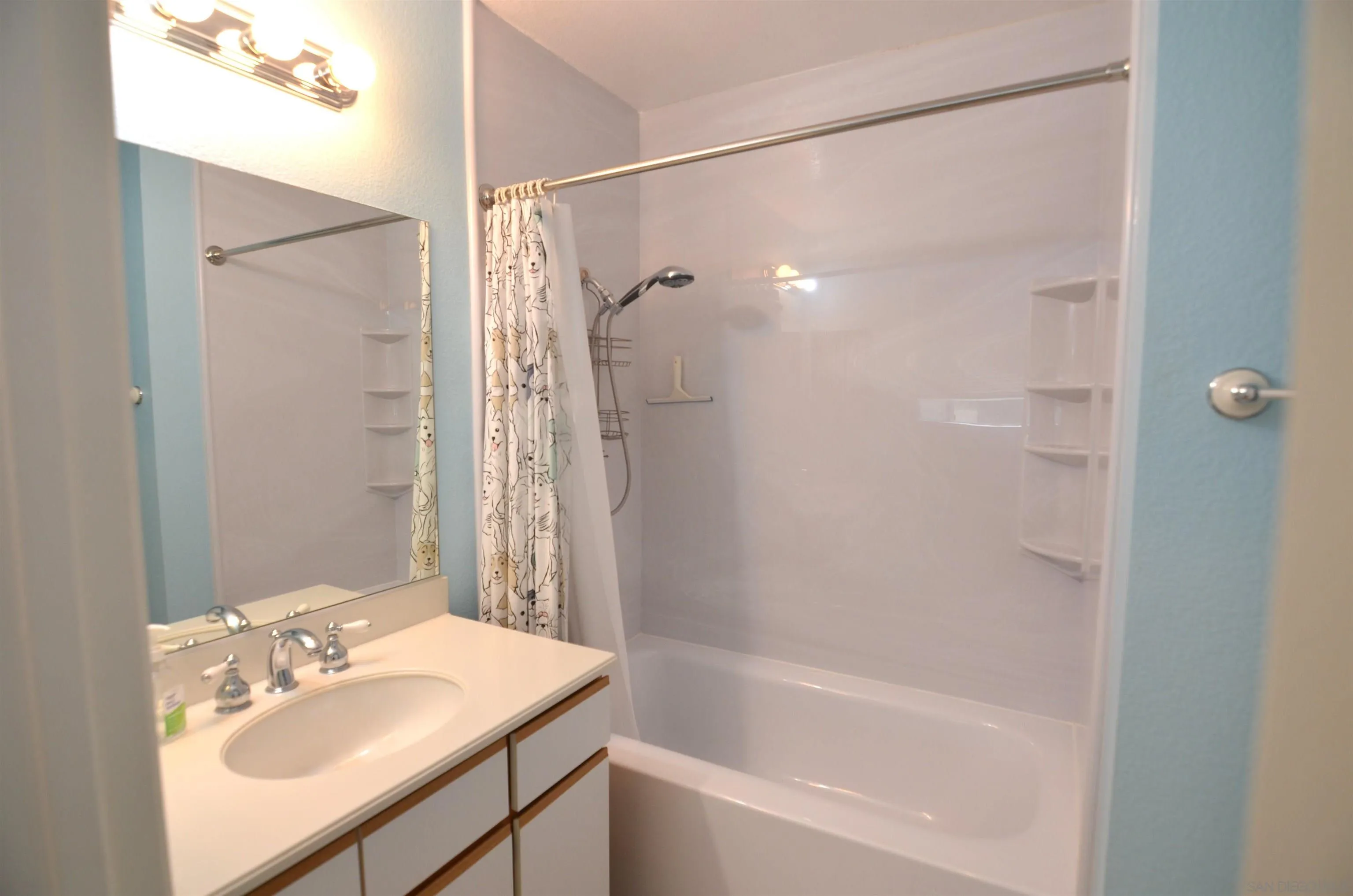 https://cdn.realtyfeed.com/cdn/127/260021669/925be3da3da2d2057b715b80ba7ec191.webp