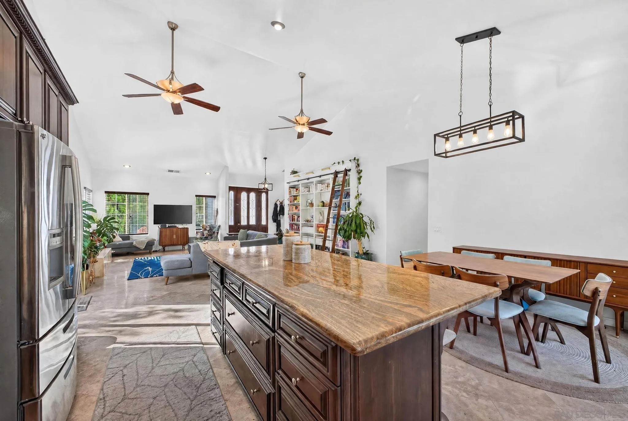 https://cdn.realtyfeed.com/cdn/127/260021670/131a03c250e65a9c2c77f28ddc11541b.webp