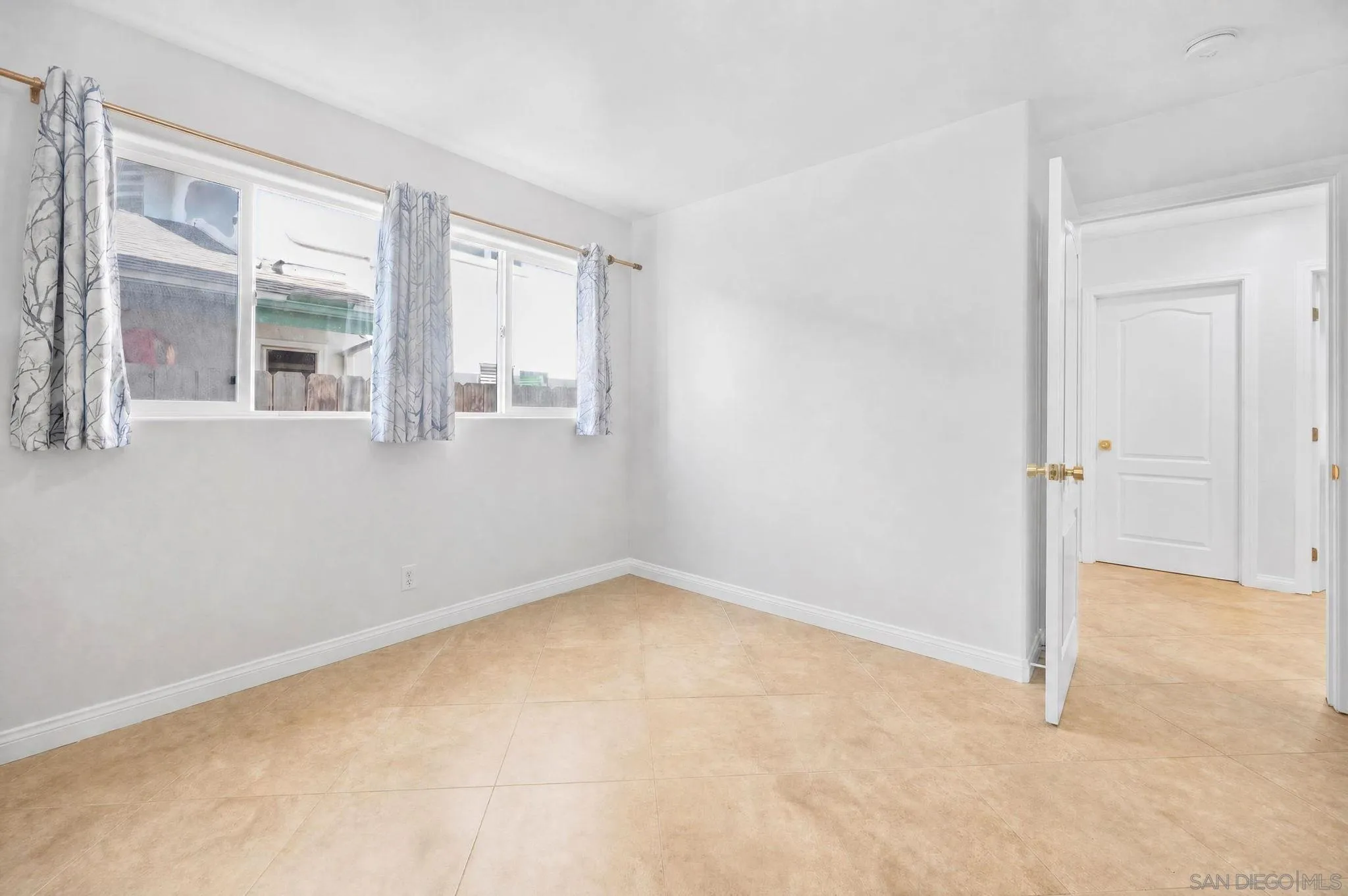 https://cdn.realtyfeed.com/cdn/127/260021670/26db3bb736d97bcf489877a409df1d01.webp