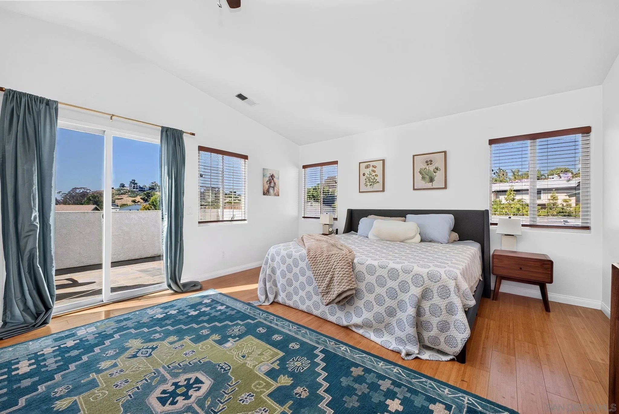 https://cdn.realtyfeed.com/cdn/127/260021670/317bc618d712e278f742723ca1ed209f.webp