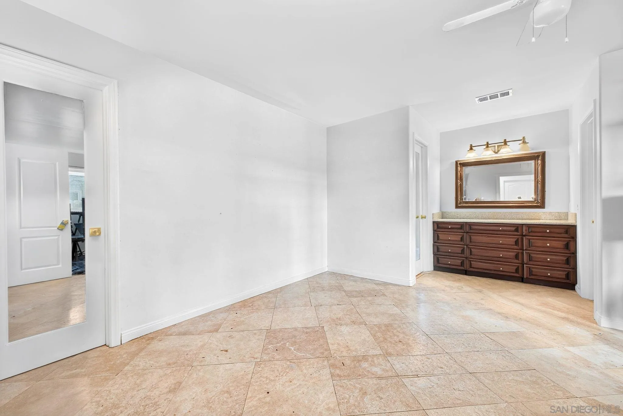 https://cdn.realtyfeed.com/cdn/127/260021670/426deba5feecb03d5fa6e0a58423ea30.webp