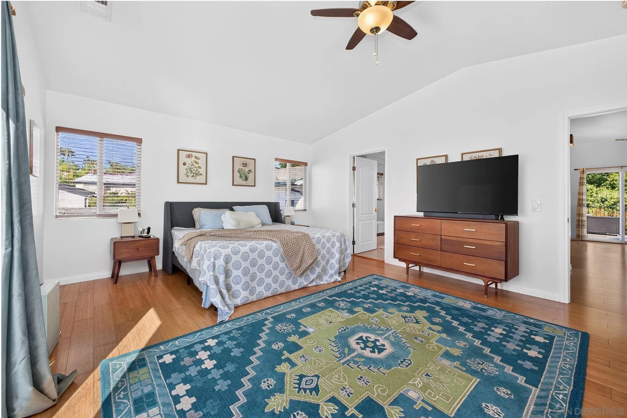 https://cdn.realtyfeed.com/cdn/127/260021670/4acb8852743fa22c19b66d001b17680f.webp