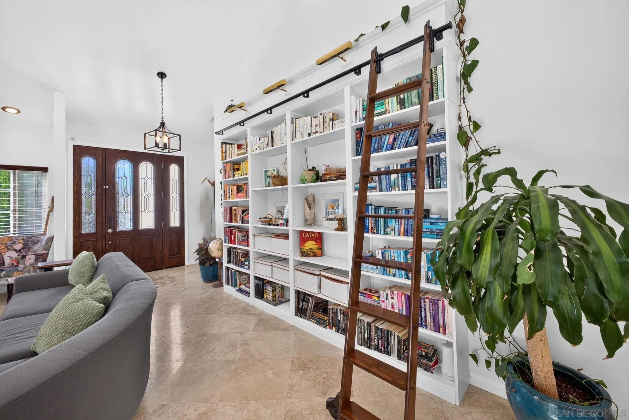 https://cdn.realtyfeed.com/cdn/127/260021670/6aa2749a14033533619da92bb17ef36d.webp