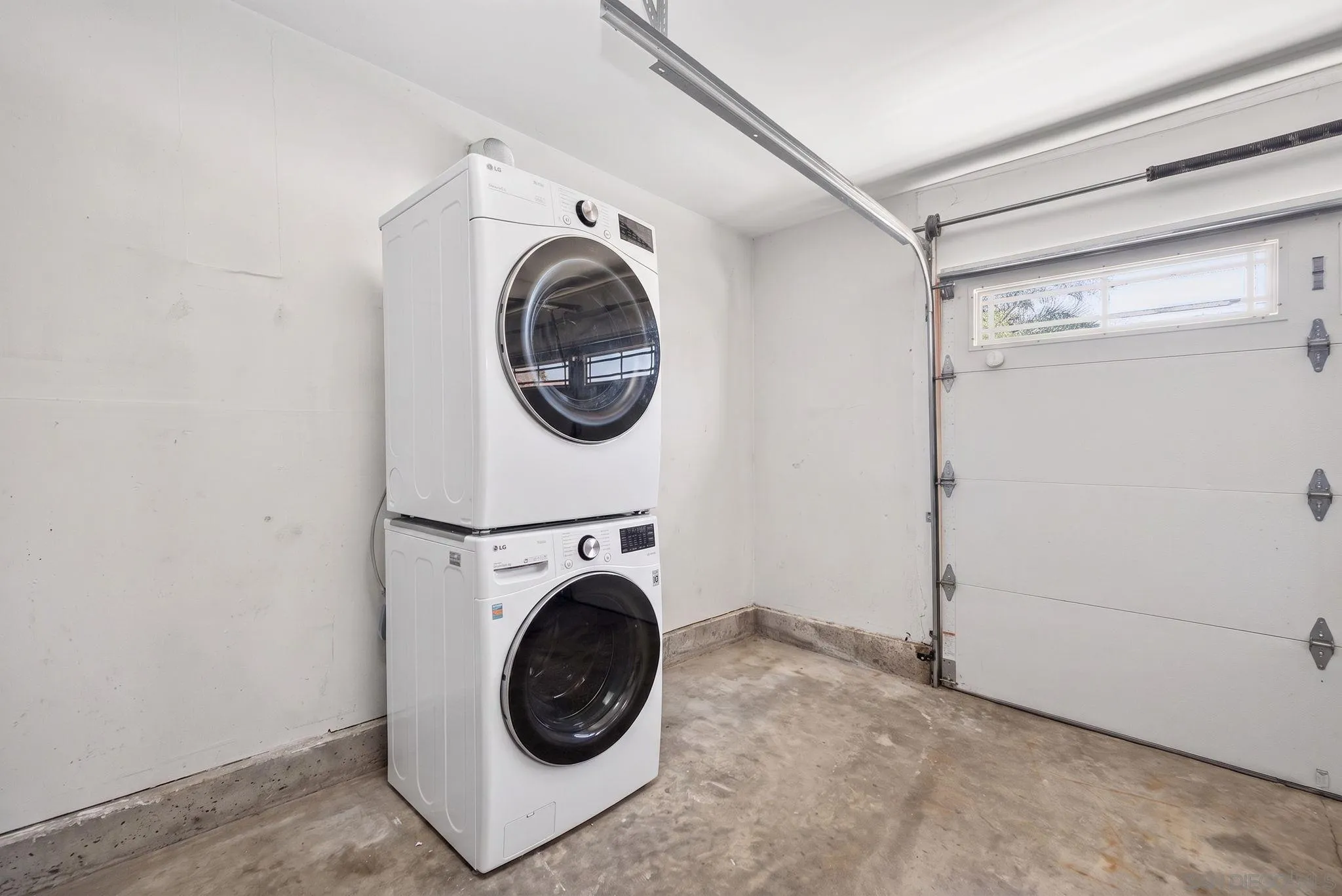 https://cdn.realtyfeed.com/cdn/127/260021670/6df3008c73cc39609c12666df3bd15ff.webp