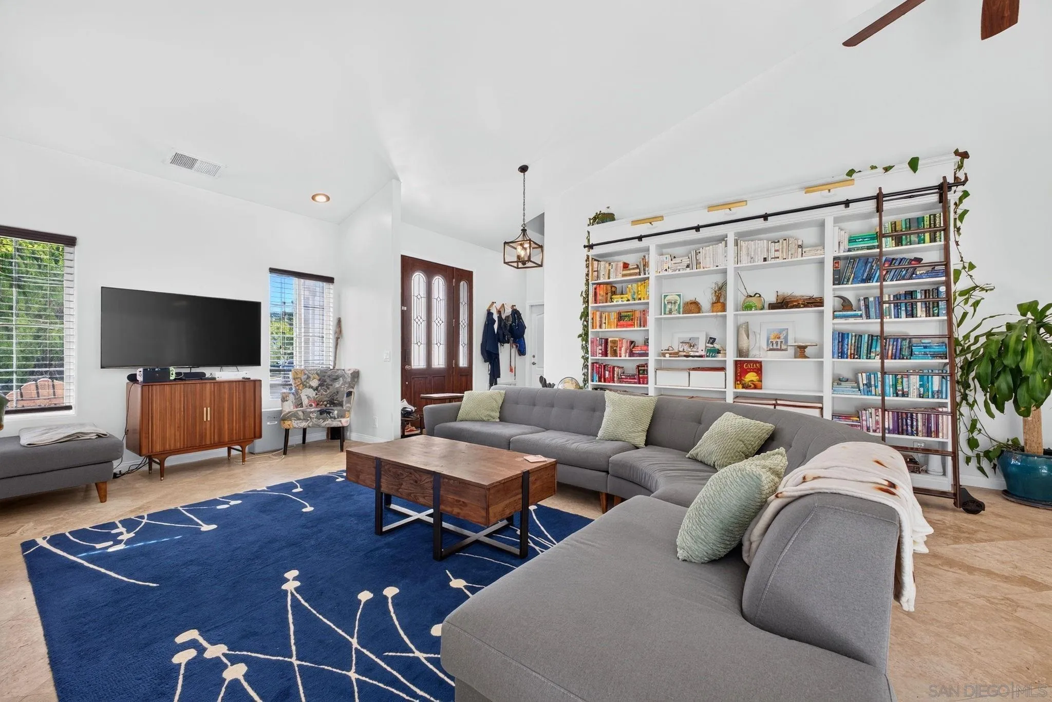 https://cdn.realtyfeed.com/cdn/127/260021670/73300ba0d25424e8c3663478b7466da2.webp