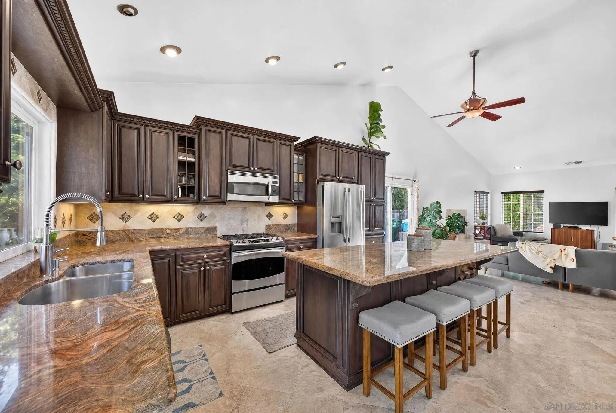 https://cdn.realtyfeed.com/cdn/127/260021670/b3a304d2e88b92b2d17dfc7e435494cc.webp