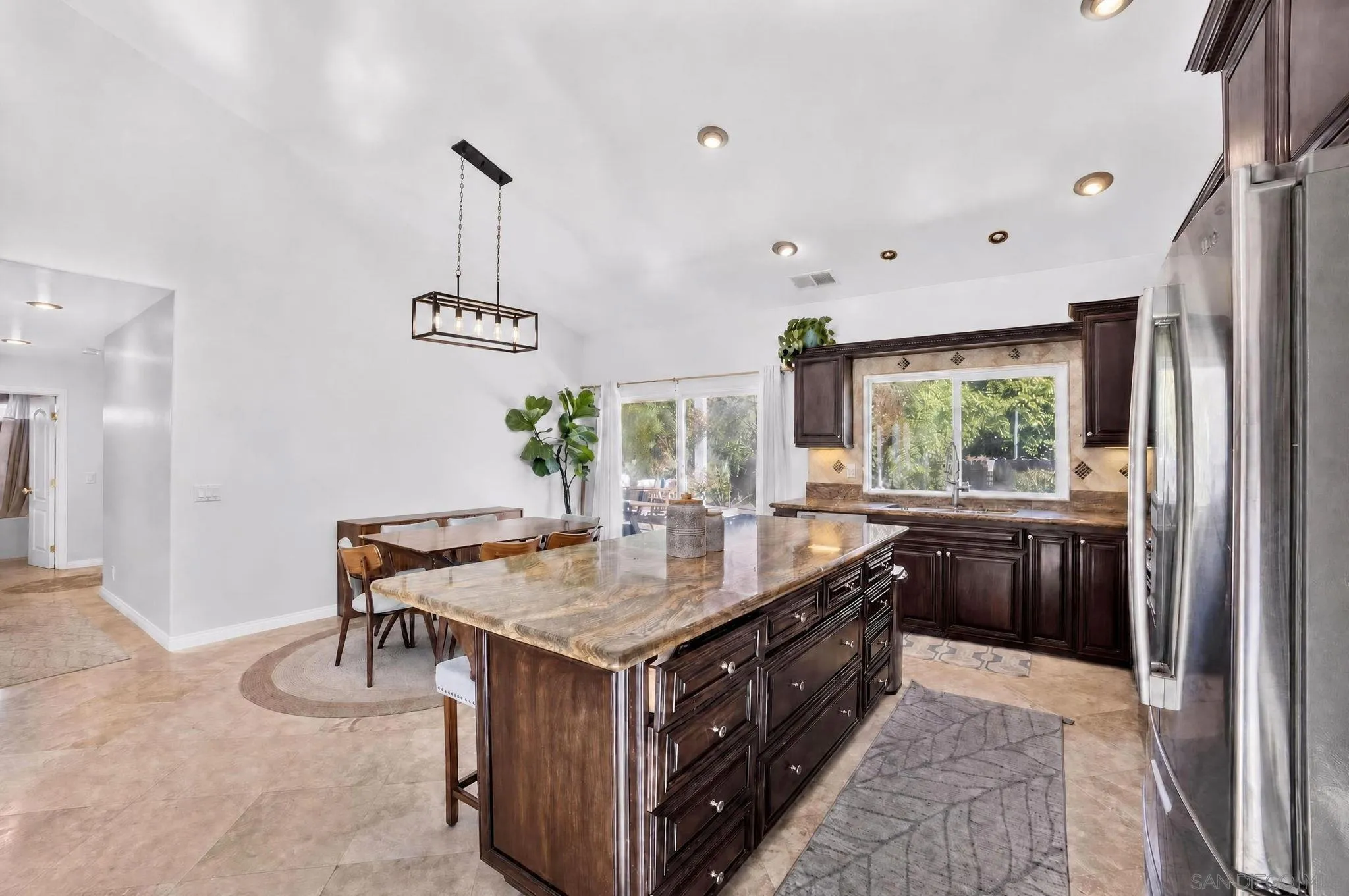 https://cdn.realtyfeed.com/cdn/127/260021670/bb57b5105df89ef6b3466da52c7204f8.webp