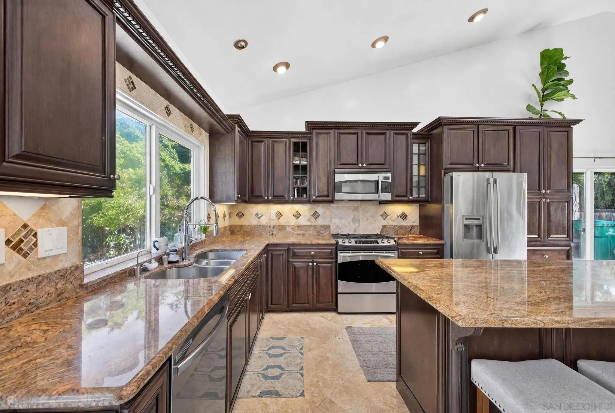 https://cdn.realtyfeed.com/cdn/127/260021670/de43dc2732258e8097a2d2b0b24386d3.webp