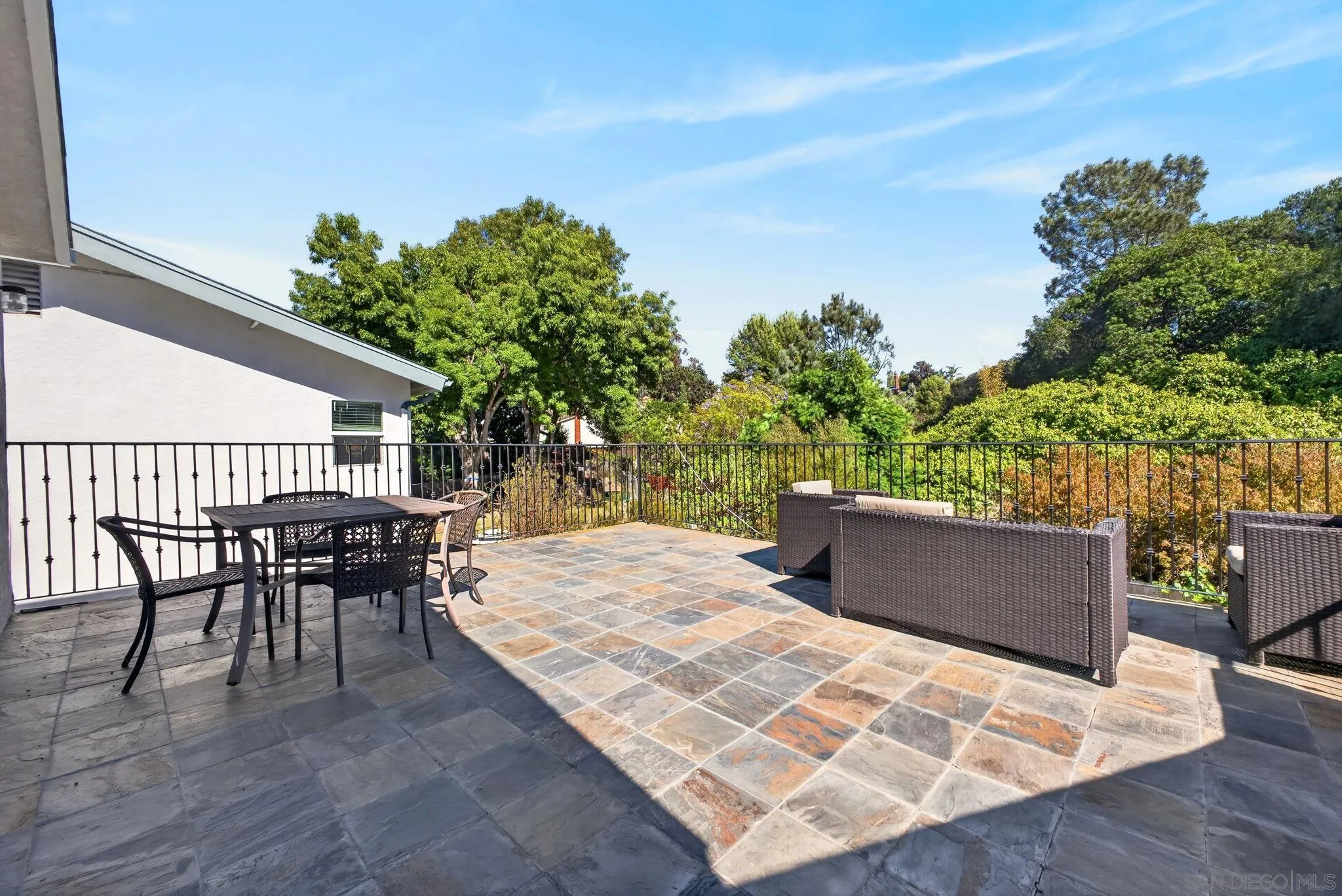 https://cdn.realtyfeed.com/cdn/127/260021670/eb49f9722e4c6e4cafb7b8c0f01cb38d.webp