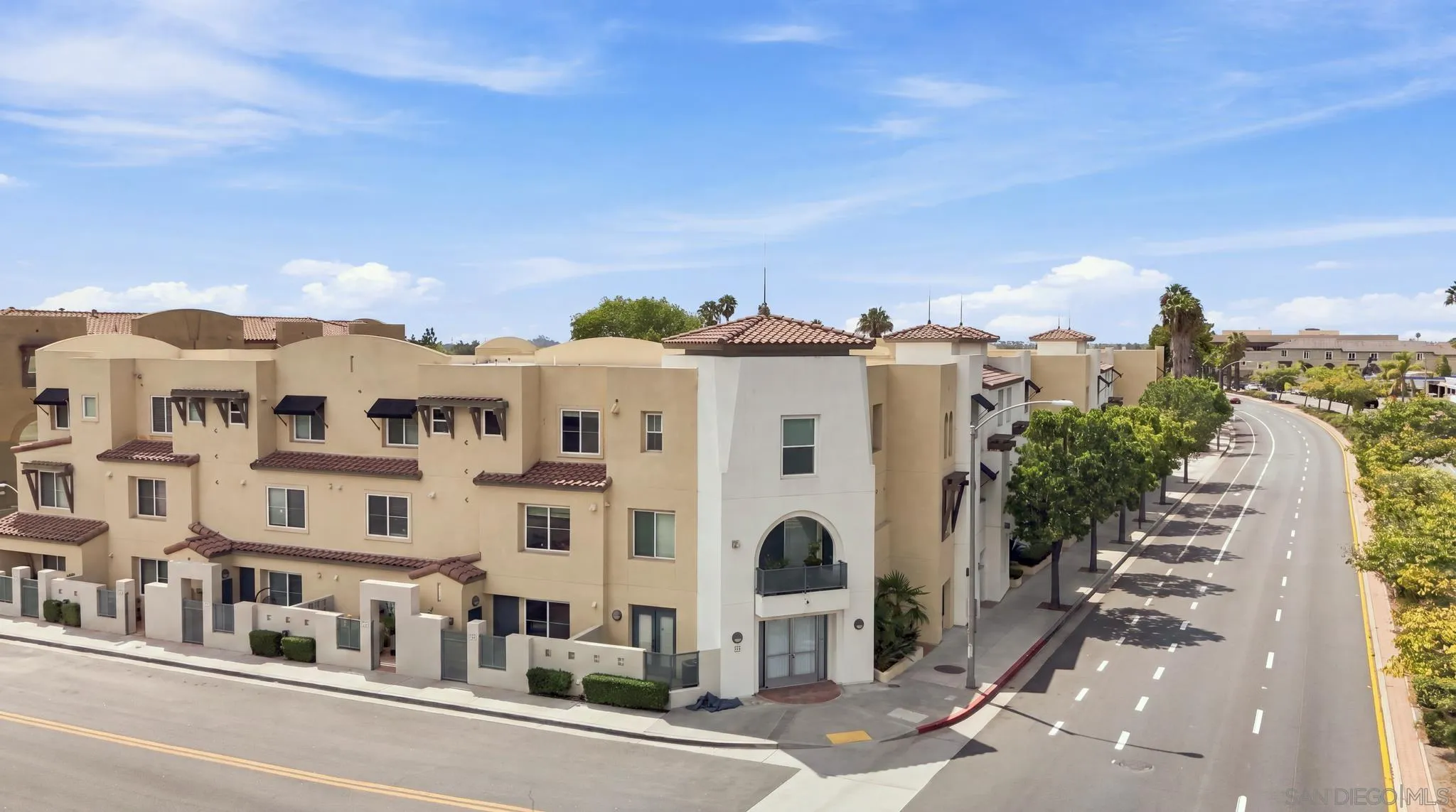 https://cdn.realtyfeed.com/cdn/127/260021671/921250edaba5b4687abd6dfd84646d15.webp