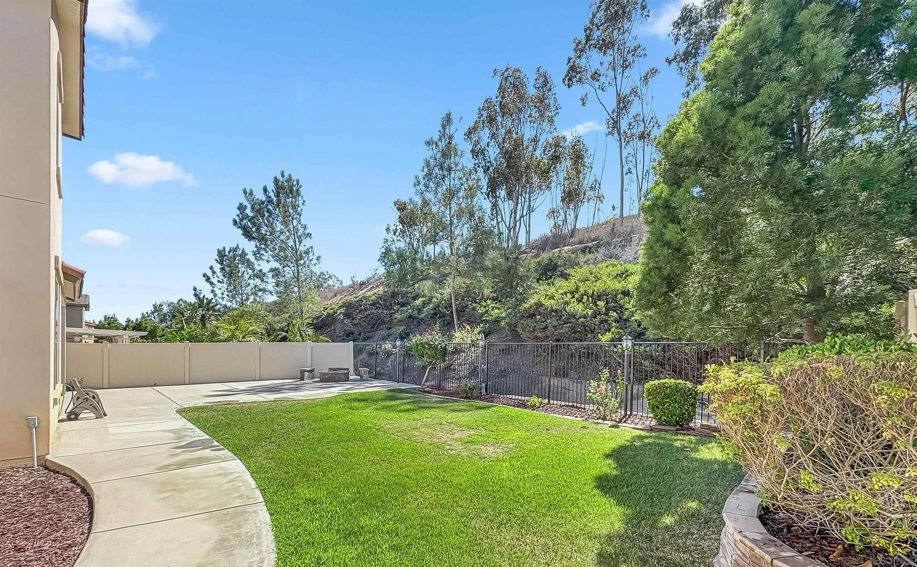 https://cdn.realtyfeed.com/cdn/127/260021672/3e3f8e3cefb544725d74594971c54c56.webp