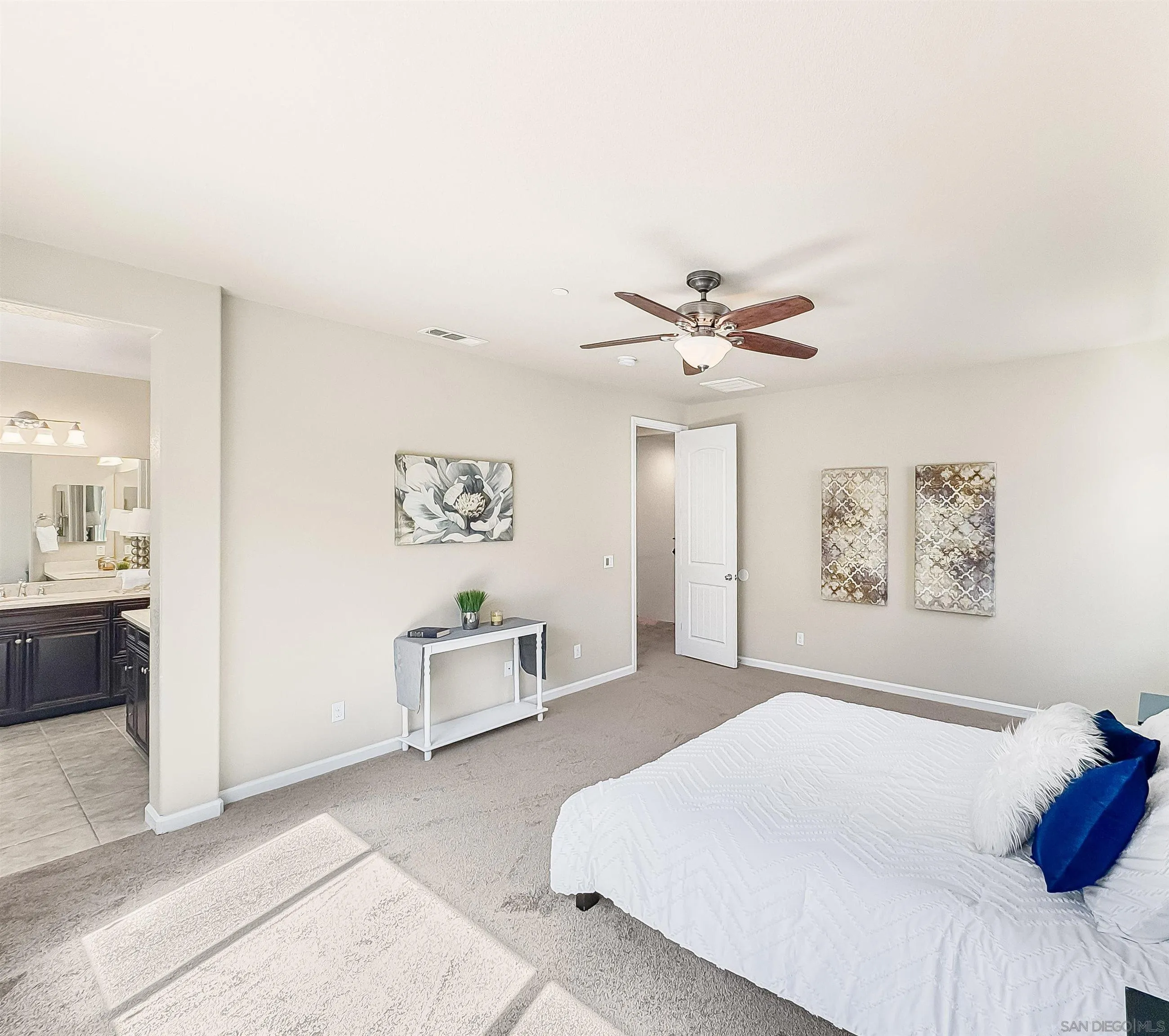 https://cdn.realtyfeed.com/cdn/127/260021672/59bd2ad66329ff2f3e5c02708f2ccf1d.webp