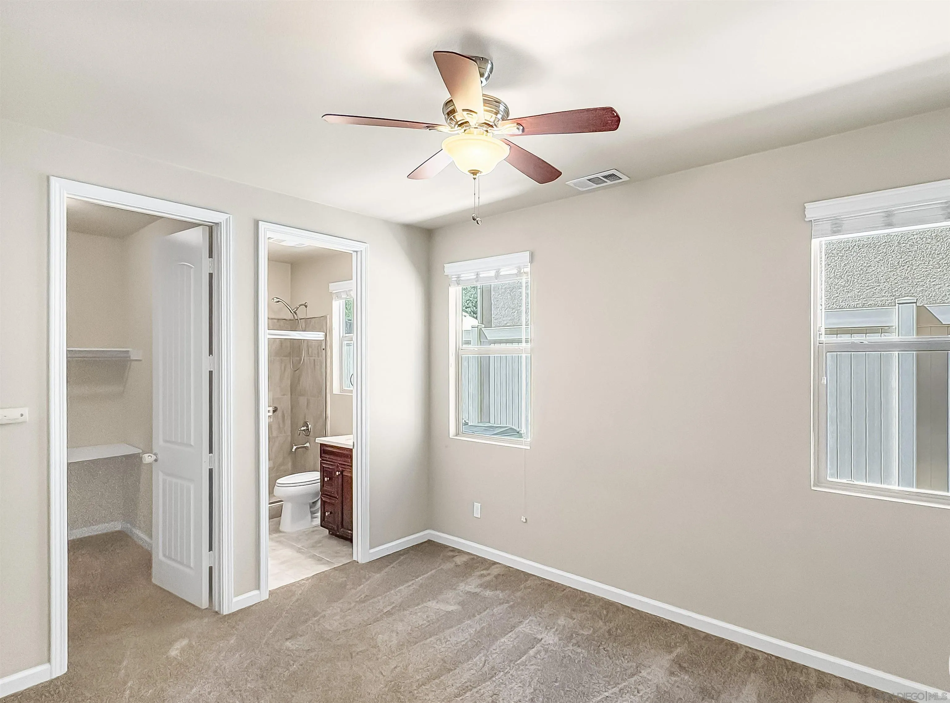 https://cdn.realtyfeed.com/cdn/127/260021672/975cad8c880c795e5ba797ccbe13912c.webp