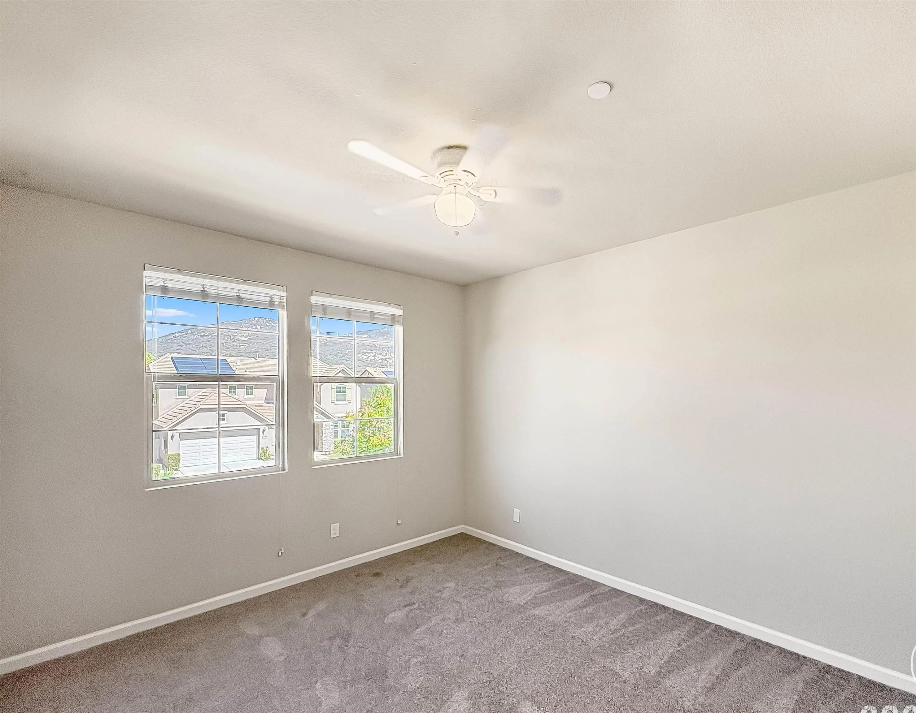 https://cdn.realtyfeed.com/cdn/127/260021672/b2c709e9ba84dbf7ed8cb7907fe1febd.webp