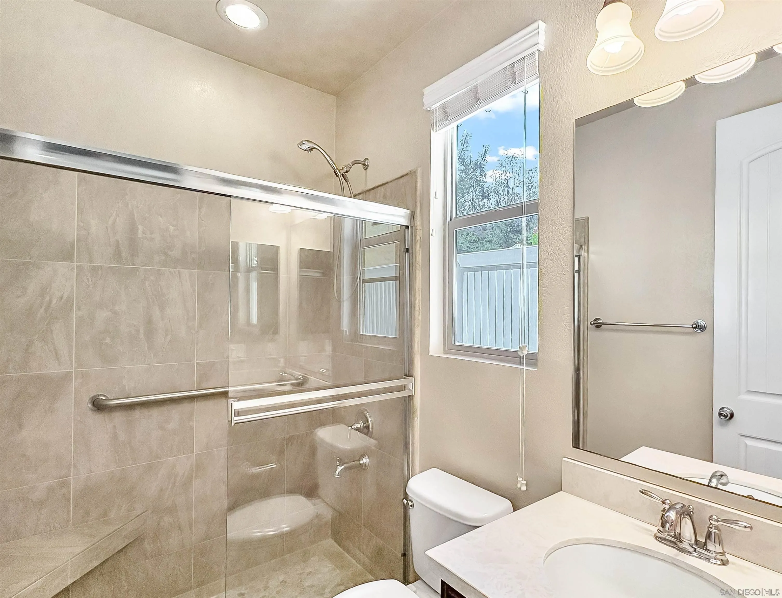 https://cdn.realtyfeed.com/cdn/127/260021672/c45f5525f7ed28b5bf53be80695d0a81.webp