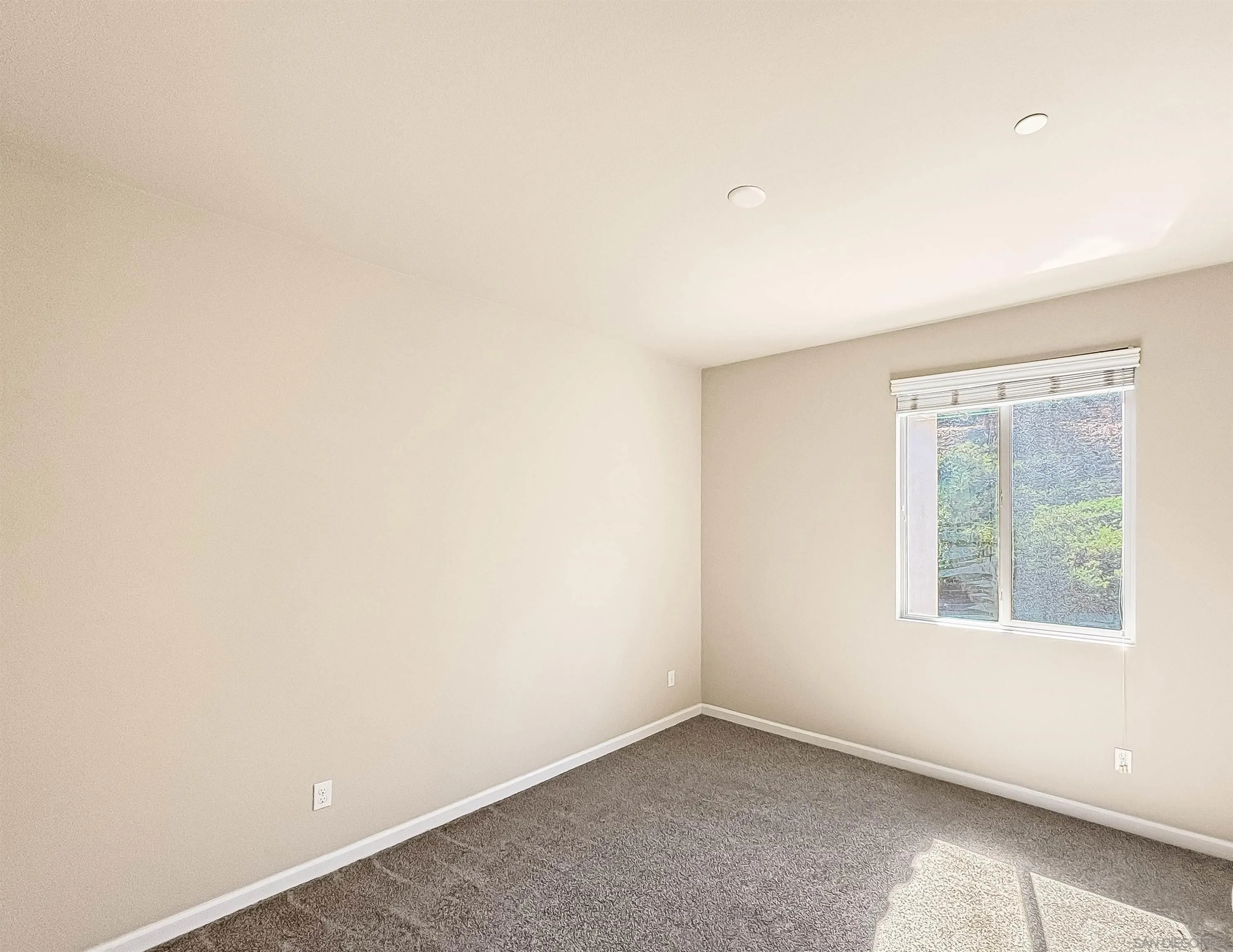 https://cdn.realtyfeed.com/cdn/127/260021672/f01f047ce48836cdb13c3393117d0836.webp