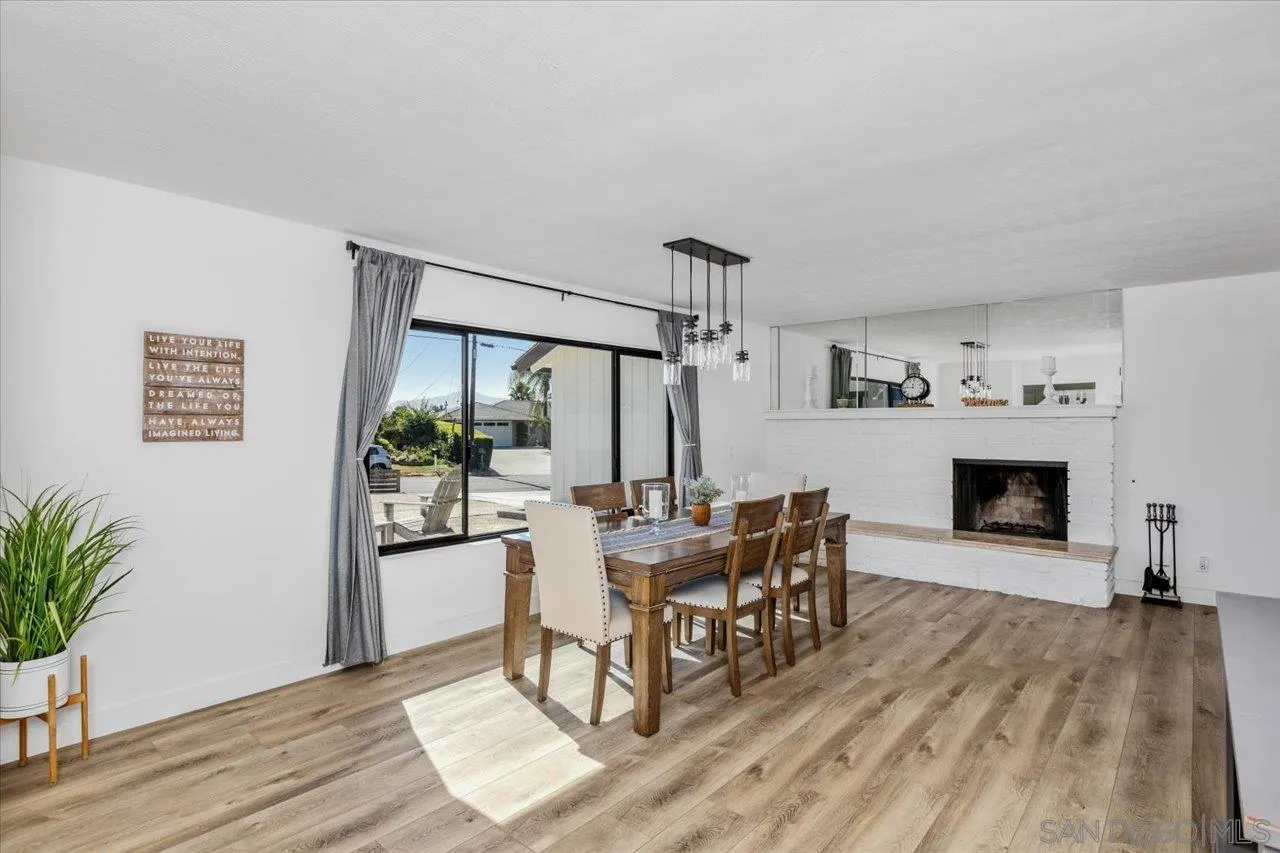 https://cdn.realtyfeed.com/cdn/127/260021678/6323e465b75921516d1a330a420af4b9.webp