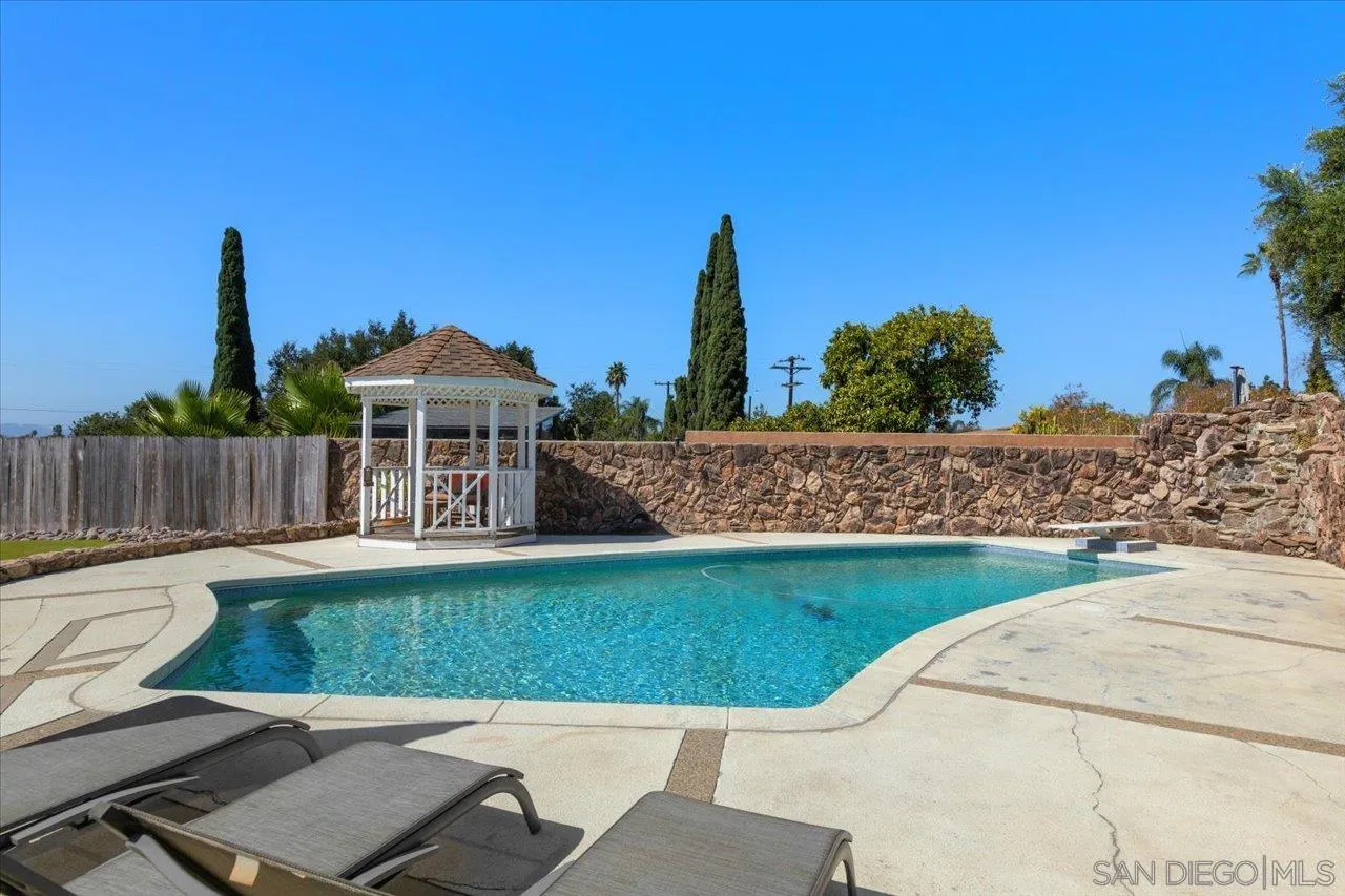 https://cdn.realtyfeed.com/cdn/127/260021678/80dfefc70f49660c3affbad25899aa7a.webp
