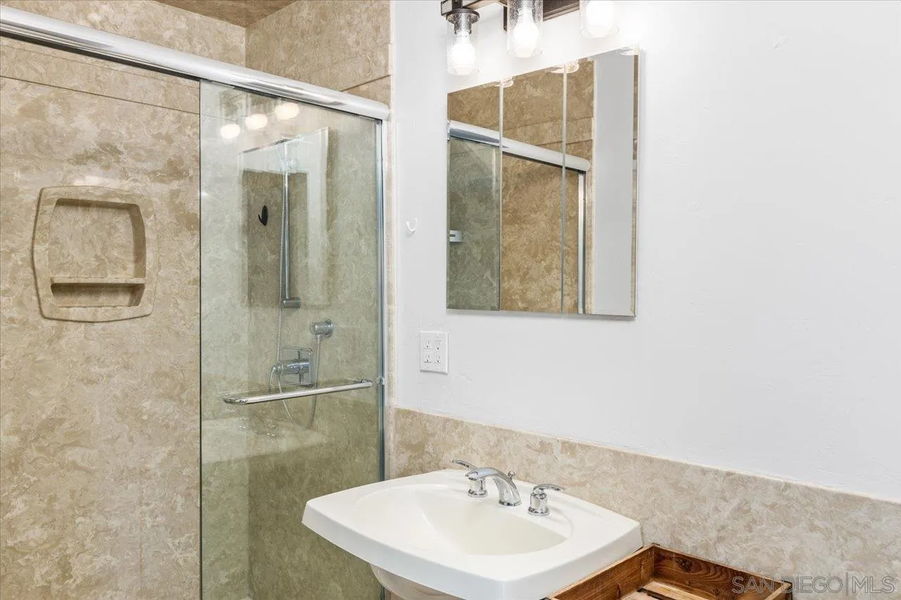 https://cdn.realtyfeed.com/cdn/127/260021678/e1ceb86176cce762b312bd2035623e02.webp