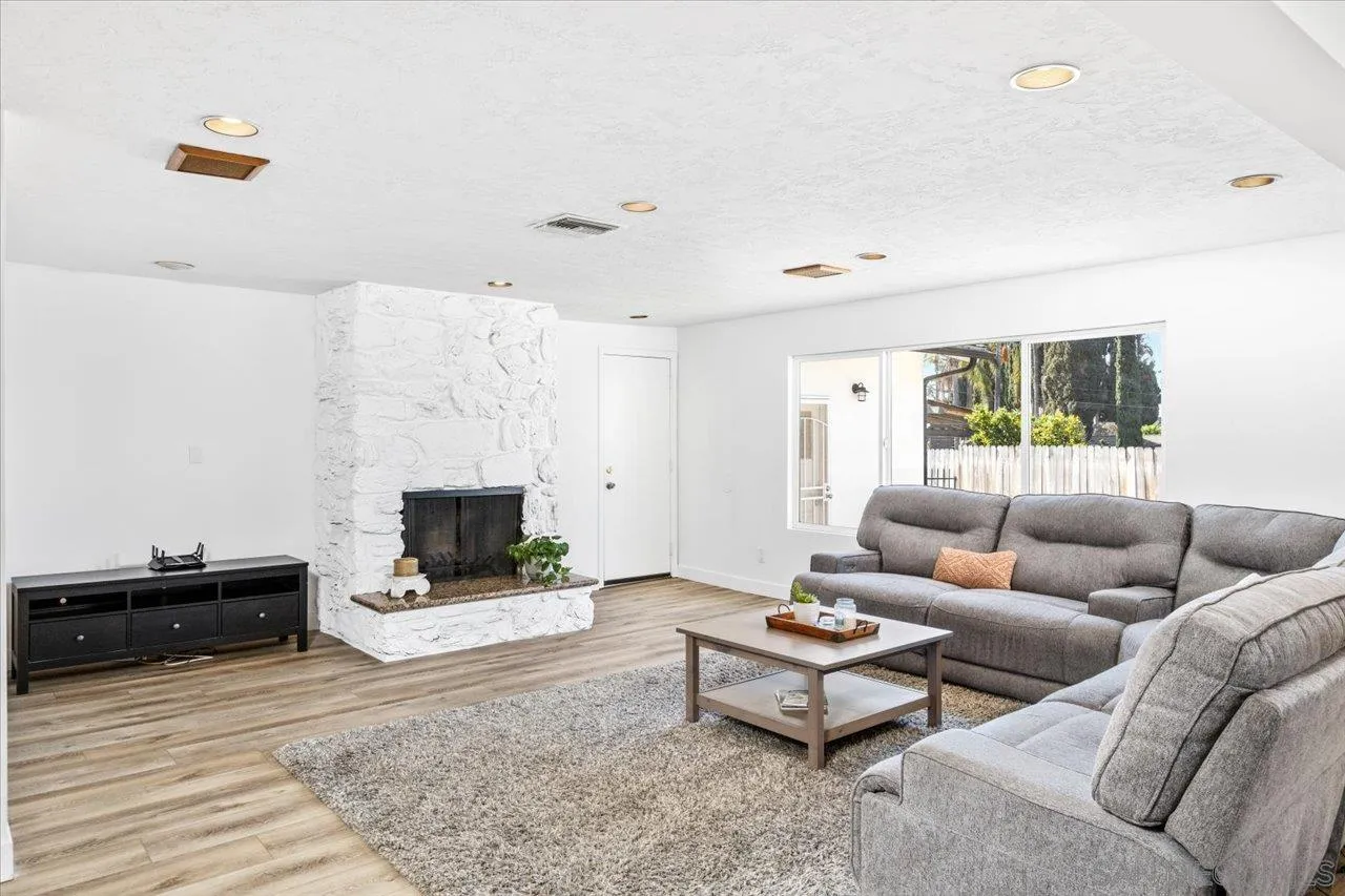 https://cdn.realtyfeed.com/cdn/127/260021678/f3aa4af828ca858e9526b5c1f3abc5da.webp