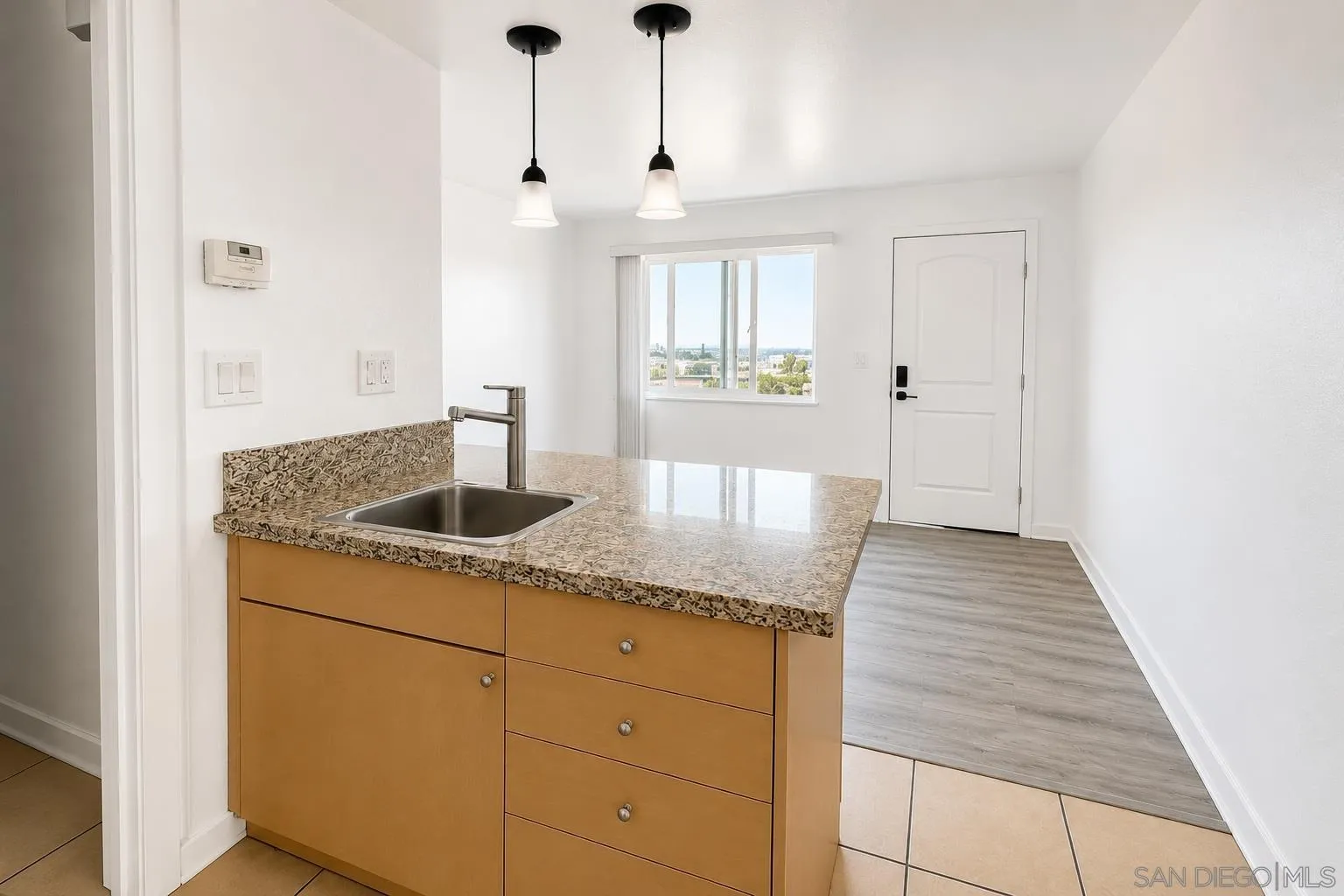 https://cdn.realtyfeed.com/cdn/127/260021681/52e76fcf5873bae5d5397337302f1658.webp