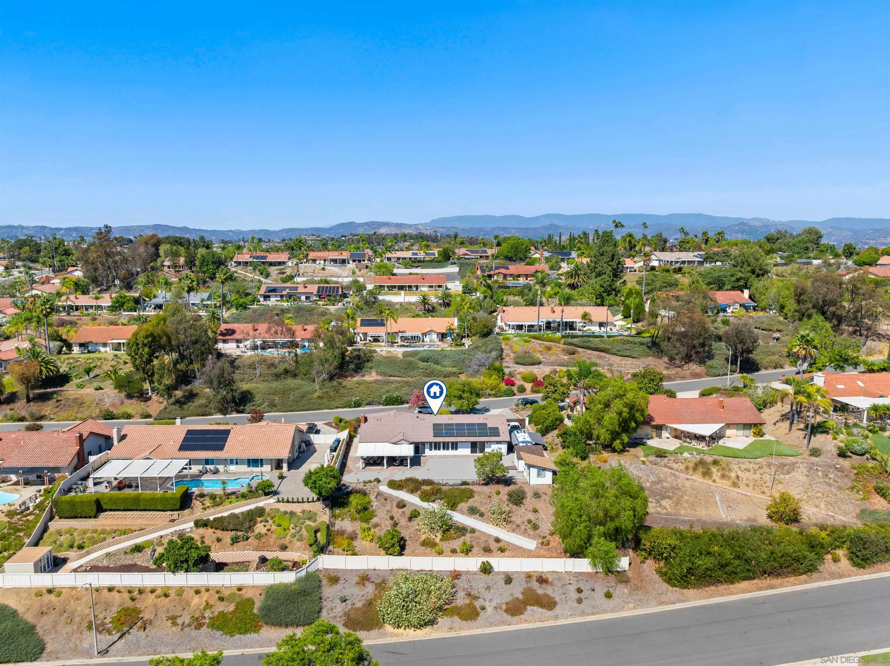 https://cdn.realtyfeed.com/cdn/127/260021682/2a92bf66b03fb029489e33761c0a1e3c.webp